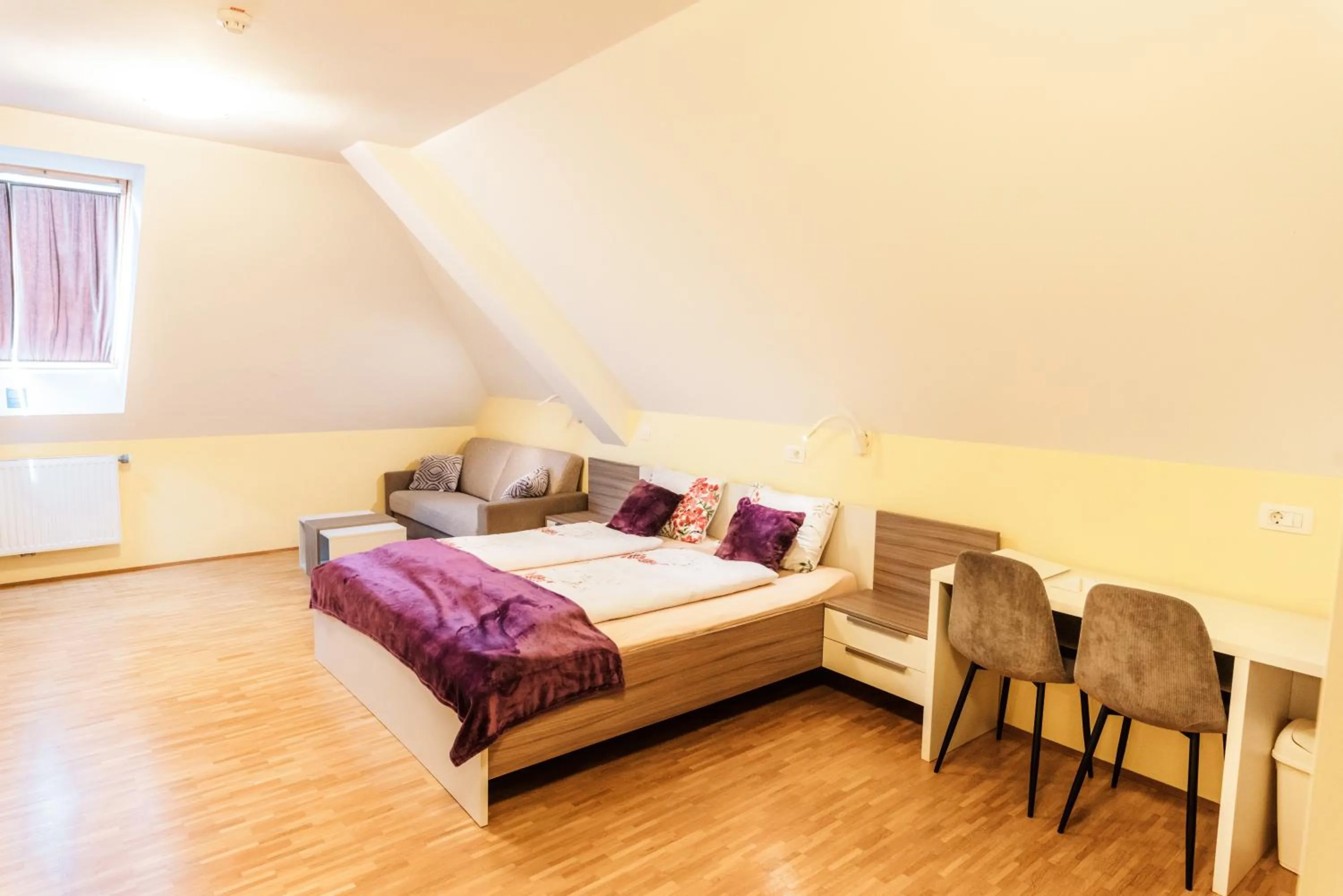 Photo of the whole room, Bed in Dvorec Trebnik - SOBE