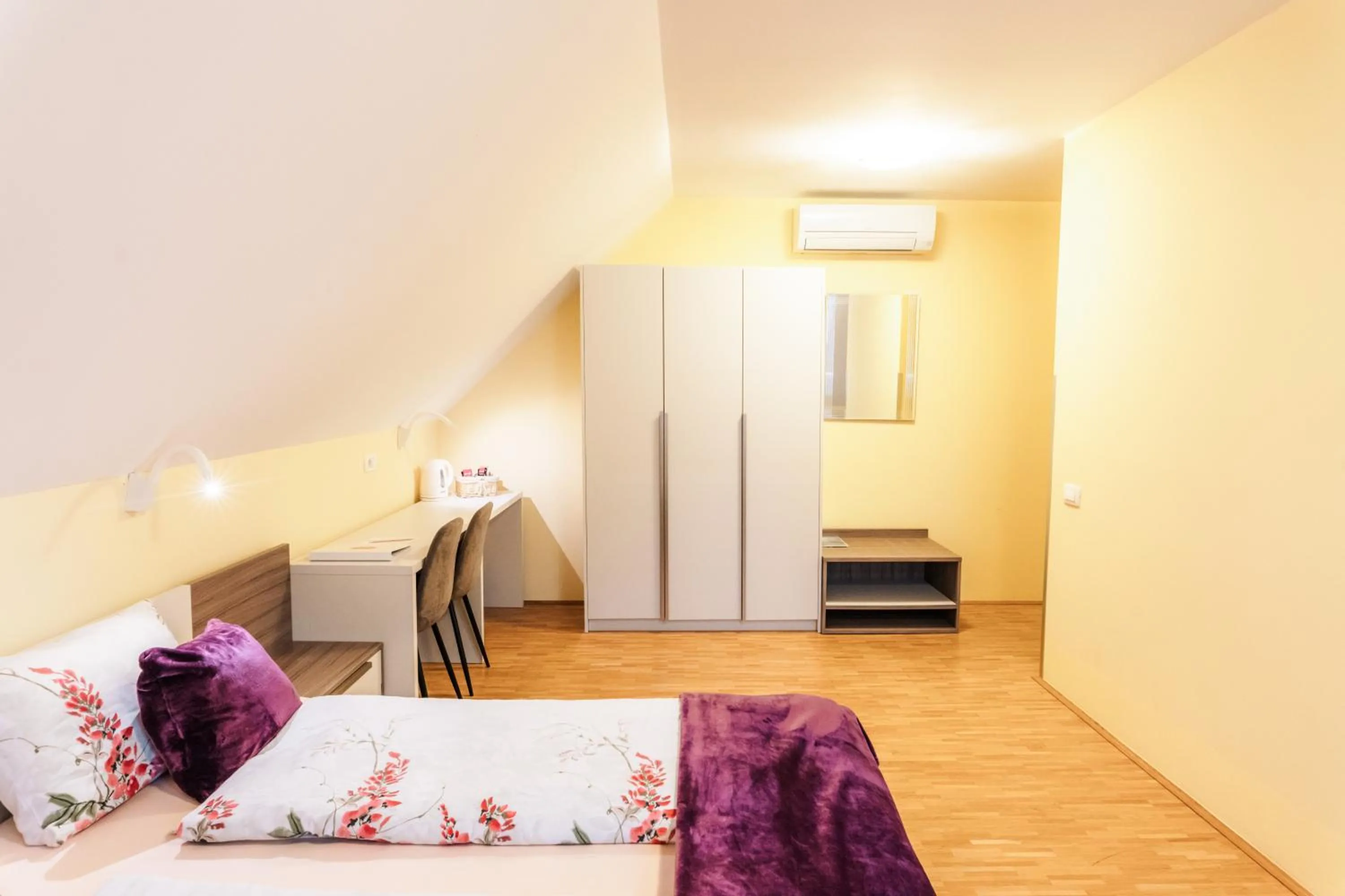 Photo of the whole room, Bed in Dvorec Trebnik - SOBE