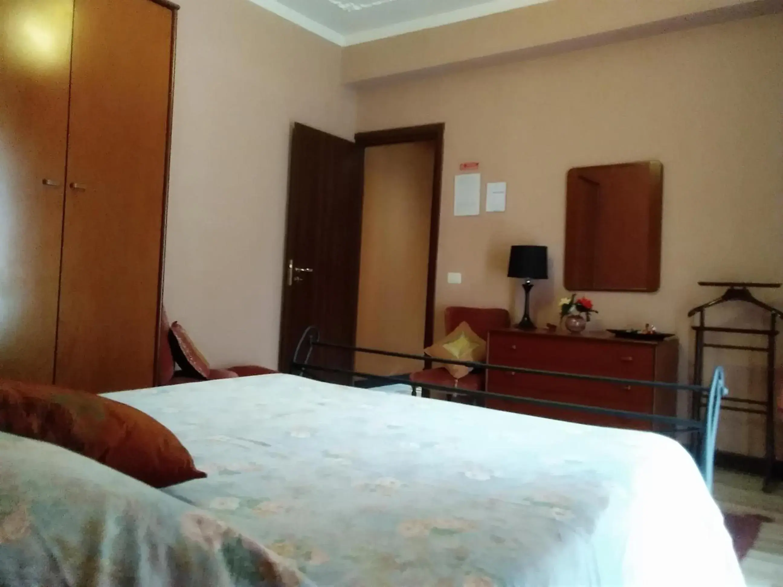 Large Double Room - single occupancy in B&B "Al Calopinace" Large Double Room - single occupancy in B&B "Al Calopinace"