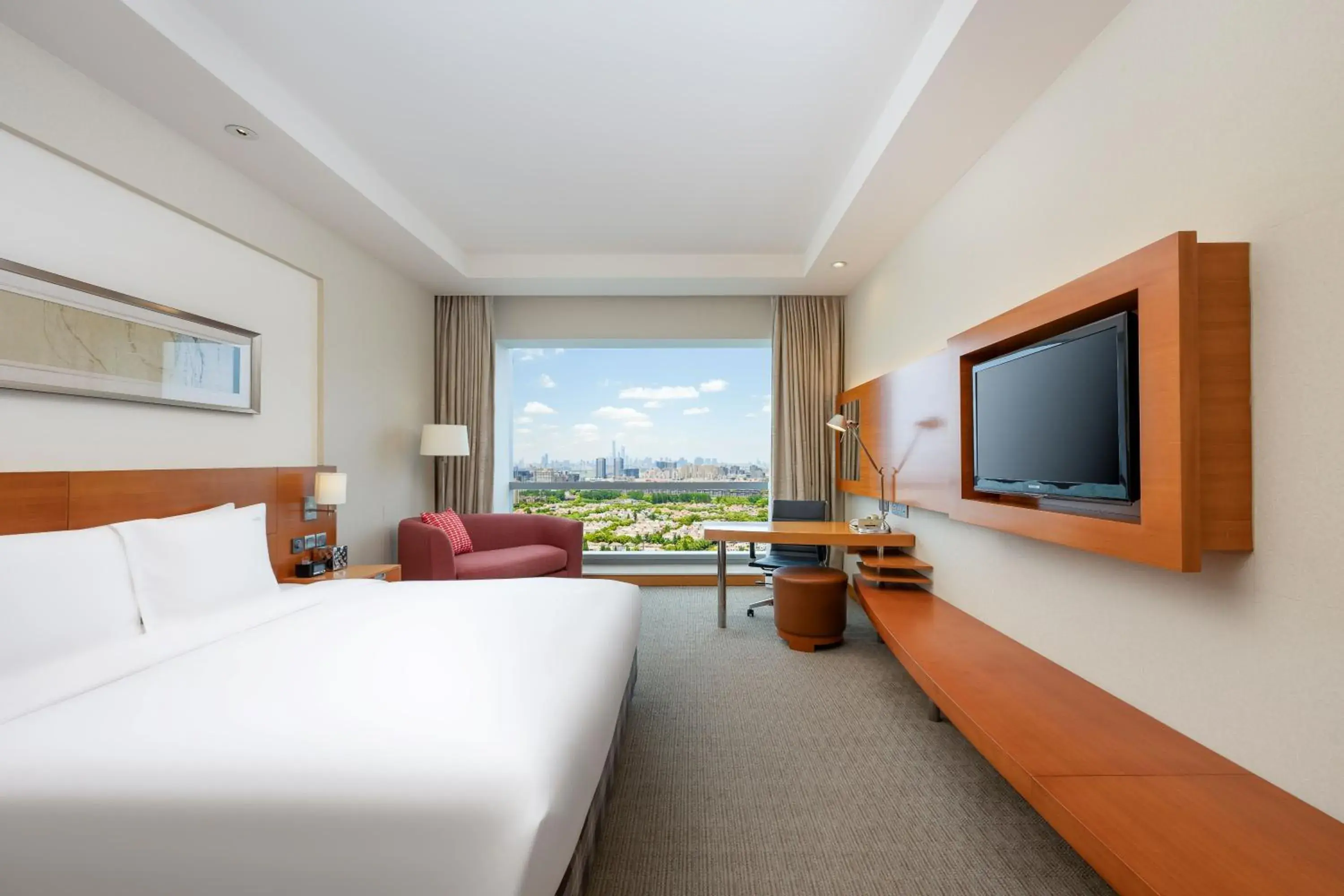 Standard Room in Holiday Inn Shanghai Pudong Kangqiao by IHG - Free shuttle bus to Disney land, Ins Swimming Pool Standard Room in Holiday Inn Shanghai Pudong Kangqiao by IHG - Free shuttle bus to Disney land, Ins Swimming Pool