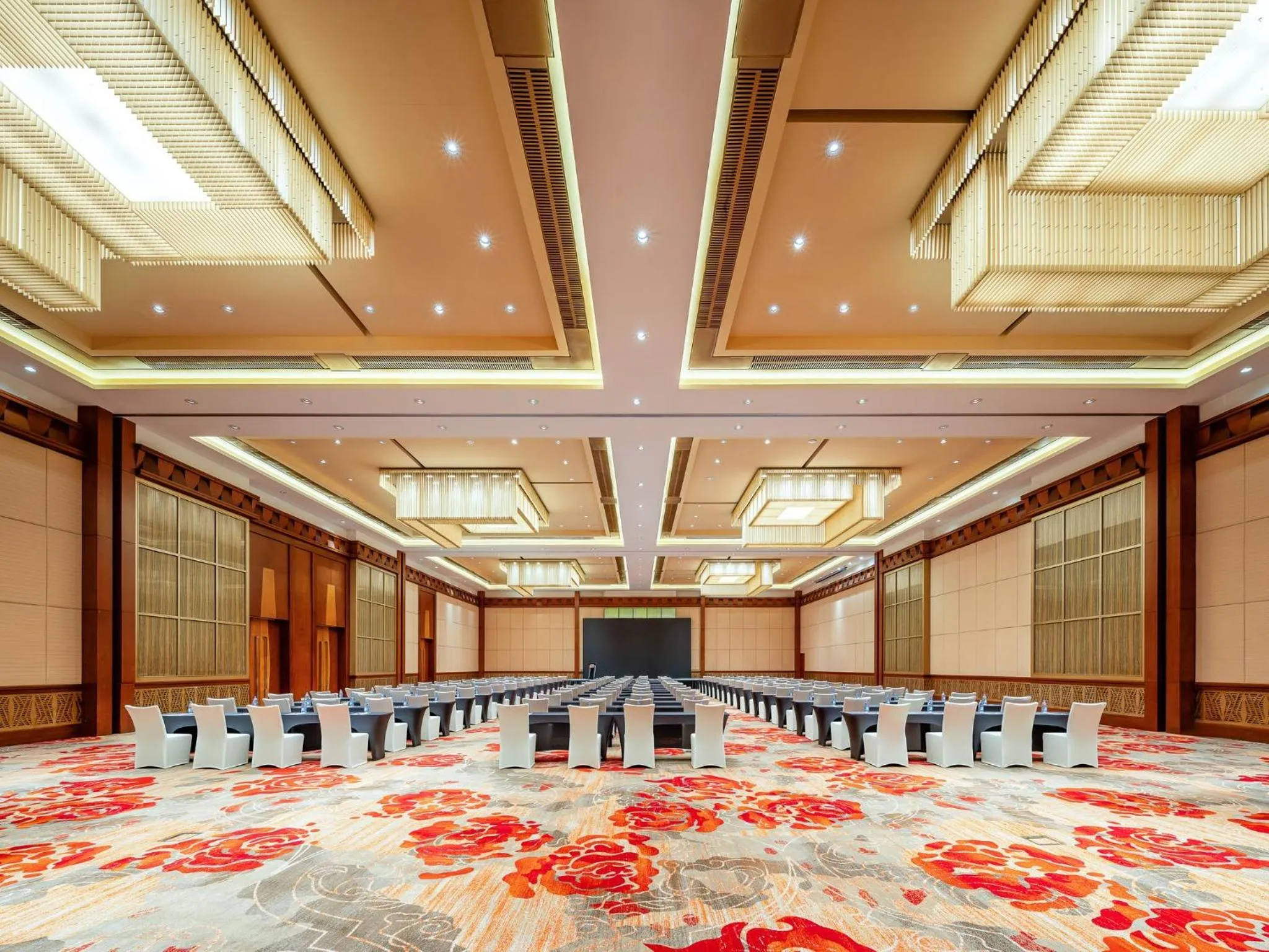 Meeting/conference room in Holiday Inn Shanghai Pudong Kangqiao by IHG