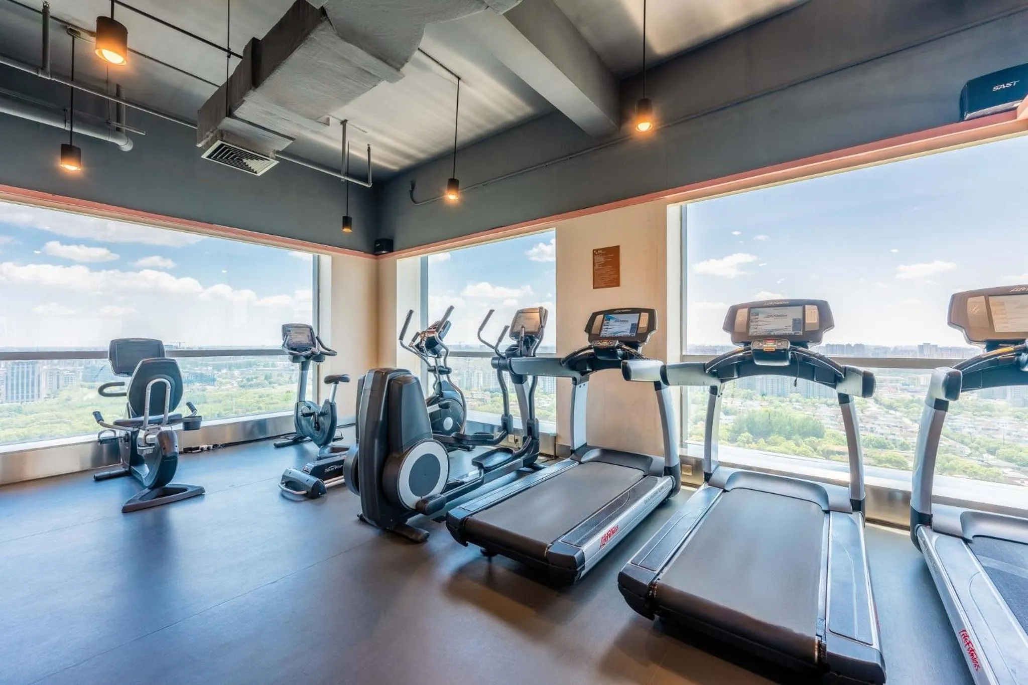 Fitness centre/facilities in Holiday Inn Shanghai Pudong Kangqiao by IHG - Free shuttle bus to Disney land, Ins Swimming Pool