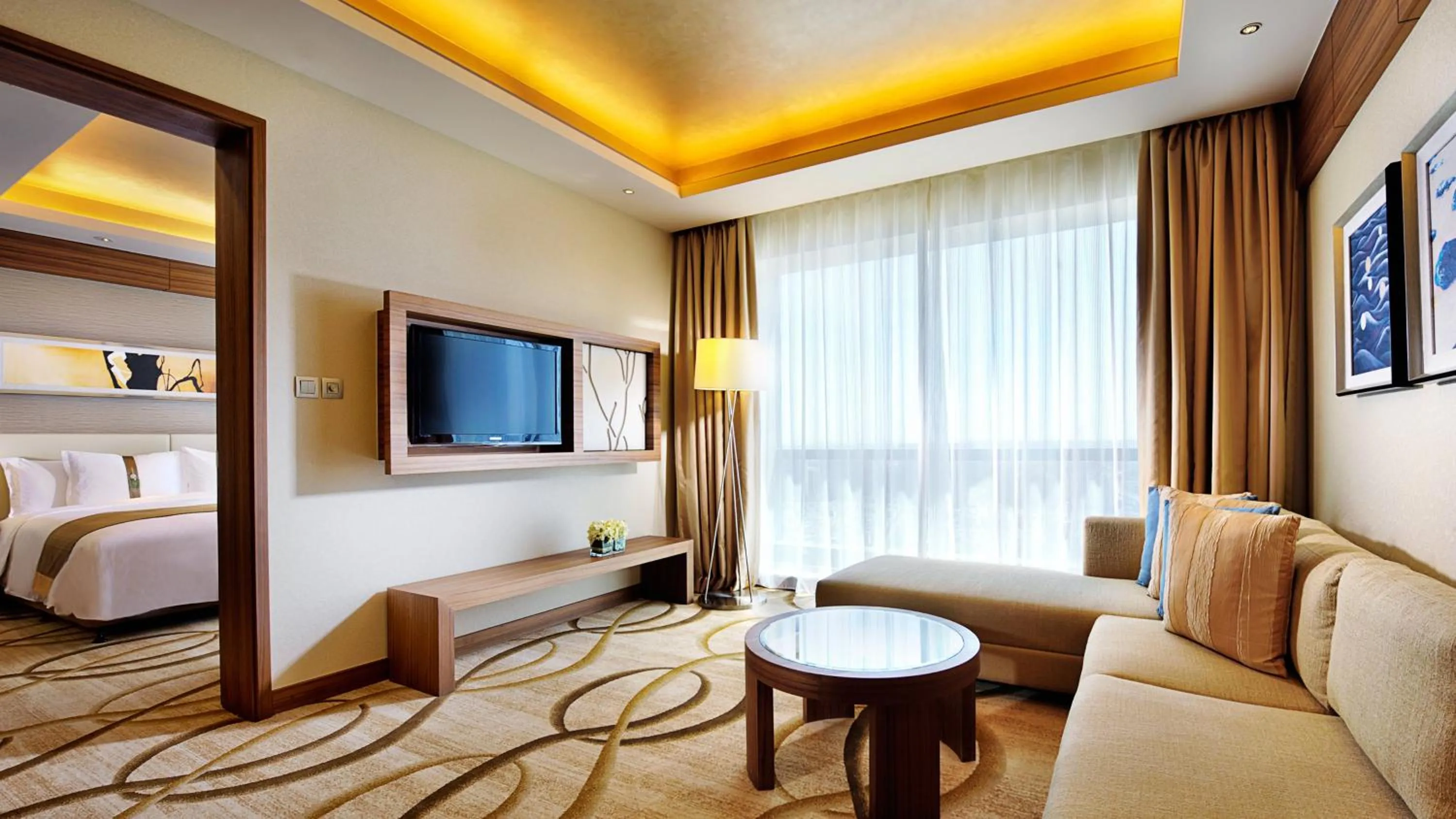 Bedroom, Bed in Holiday Inn Shanghai Pudong Kangqiao by IHG - Free shuttle bus to Disney land, Ins Swimming Pool