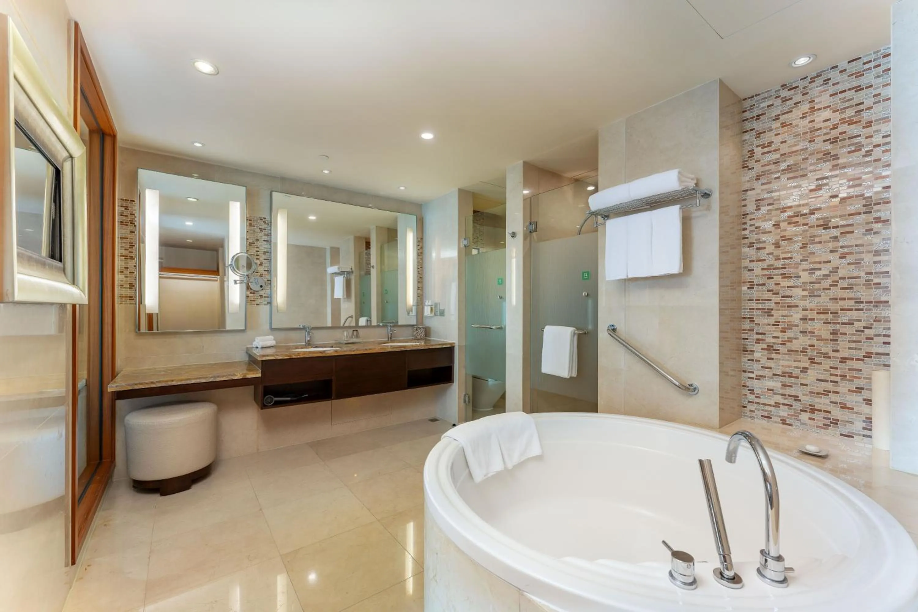 Bathroom in Holiday Inn Shanghai Pudong Kangqiao by IHG - Free shuttle bus to Disney land, Ins Swimming Pool