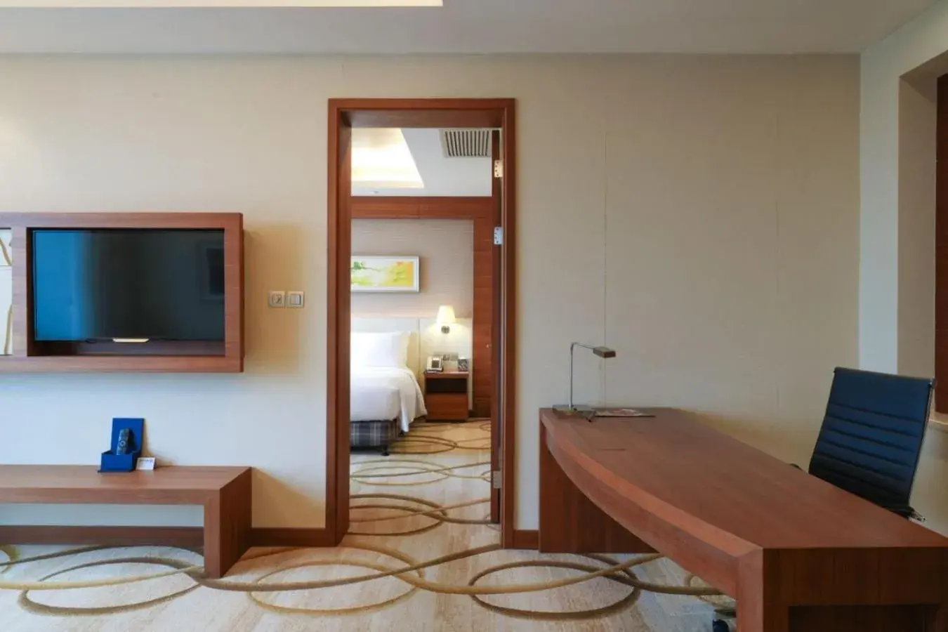 One Bed King Suite with Lounge Access High Floor in Holiday Inn Shanghai Pudong Kangqiao by IHG - Free shuttle bus to Disney land, Ins Swimming Pool One Bed King Suite with Lounge Access High Floor in Holiday Inn Shanghai Pudong Kangqiao by IHG - Free shuttle bus to Disney land, Ins Swimming Pool