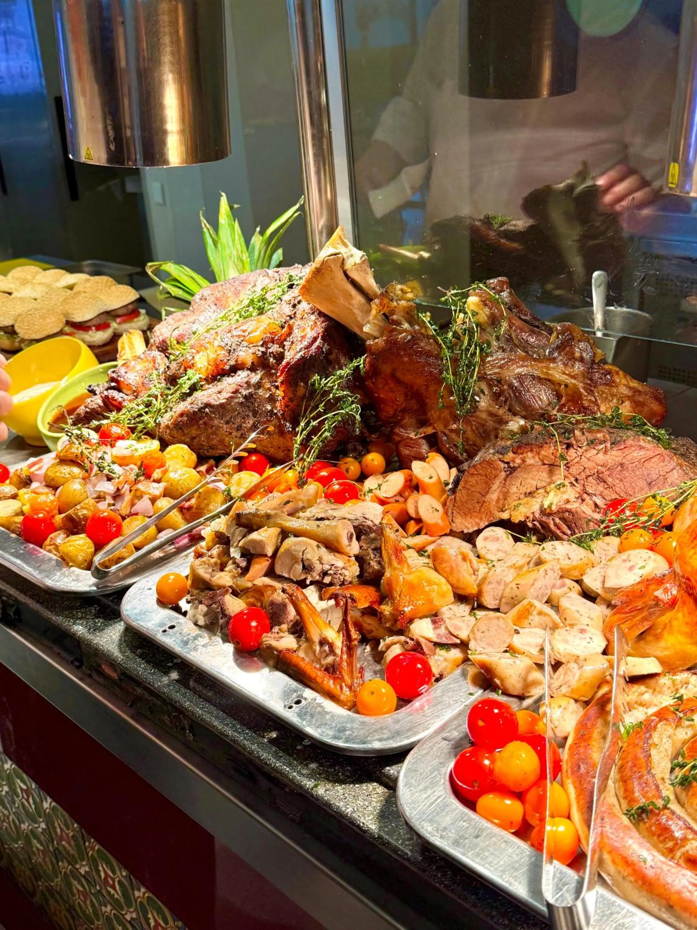 Restaurant/places to eat in Holiday Inn Shanghai Pudong Kangqiao by IHG - Free shuttle bus to Disney land, Ins Swimming Pool