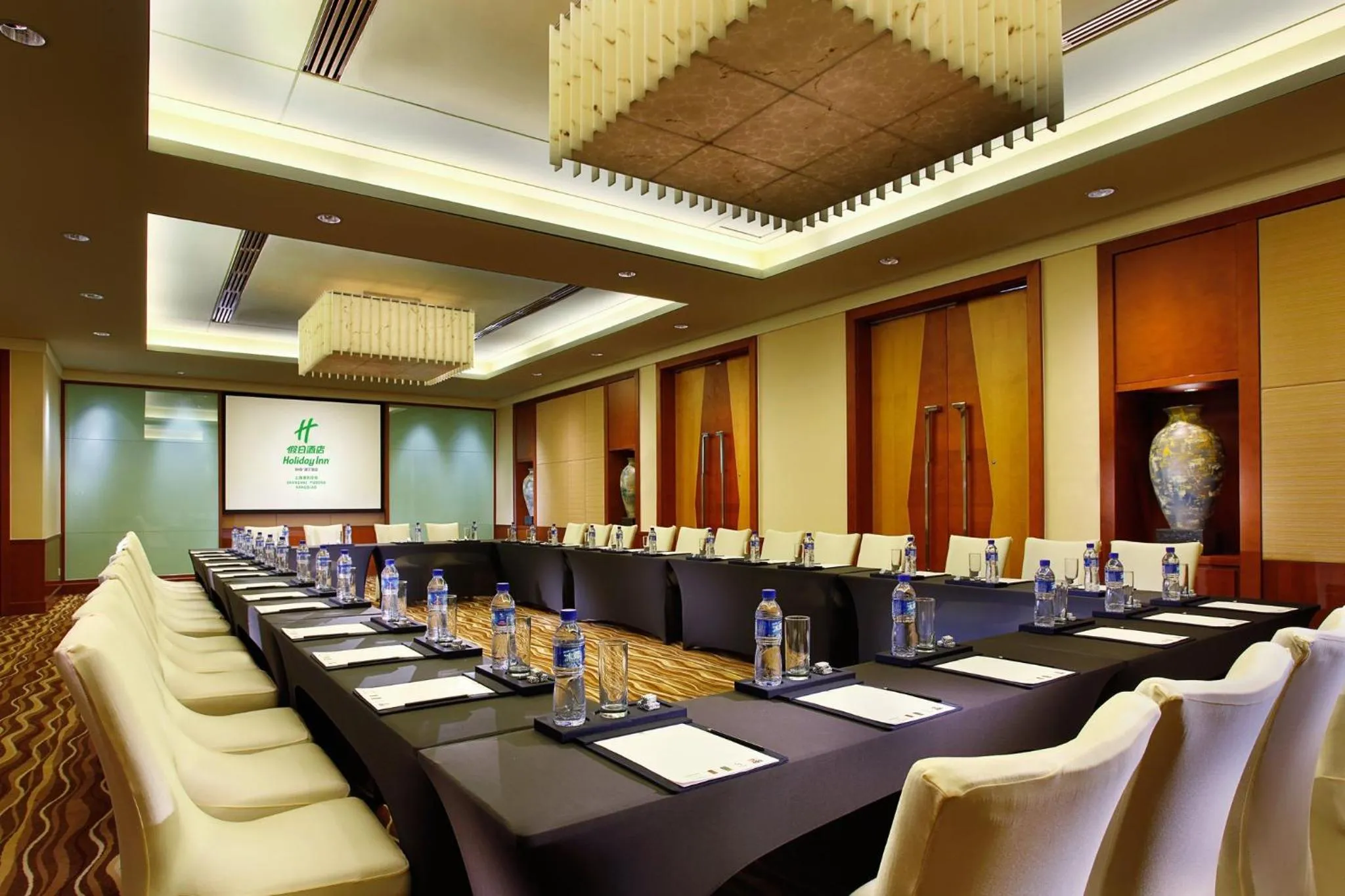 Meeting/conference room in Holiday Inn Shanghai Pudong Kangqiao by IHG - Free shuttle bus to Disney land, Ins Swimming Pool