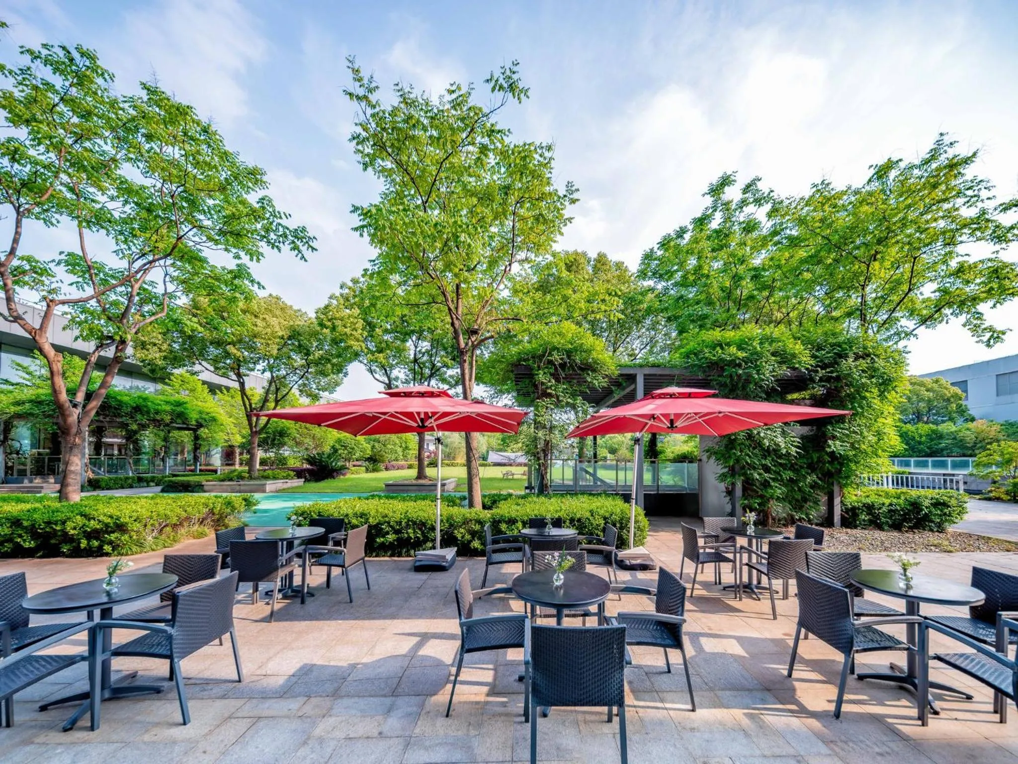 Garden in Holiday Inn Shanghai Pudong Kangqiao by IHG - Free shuttle bus to Disney land, Ins Swimming Pool