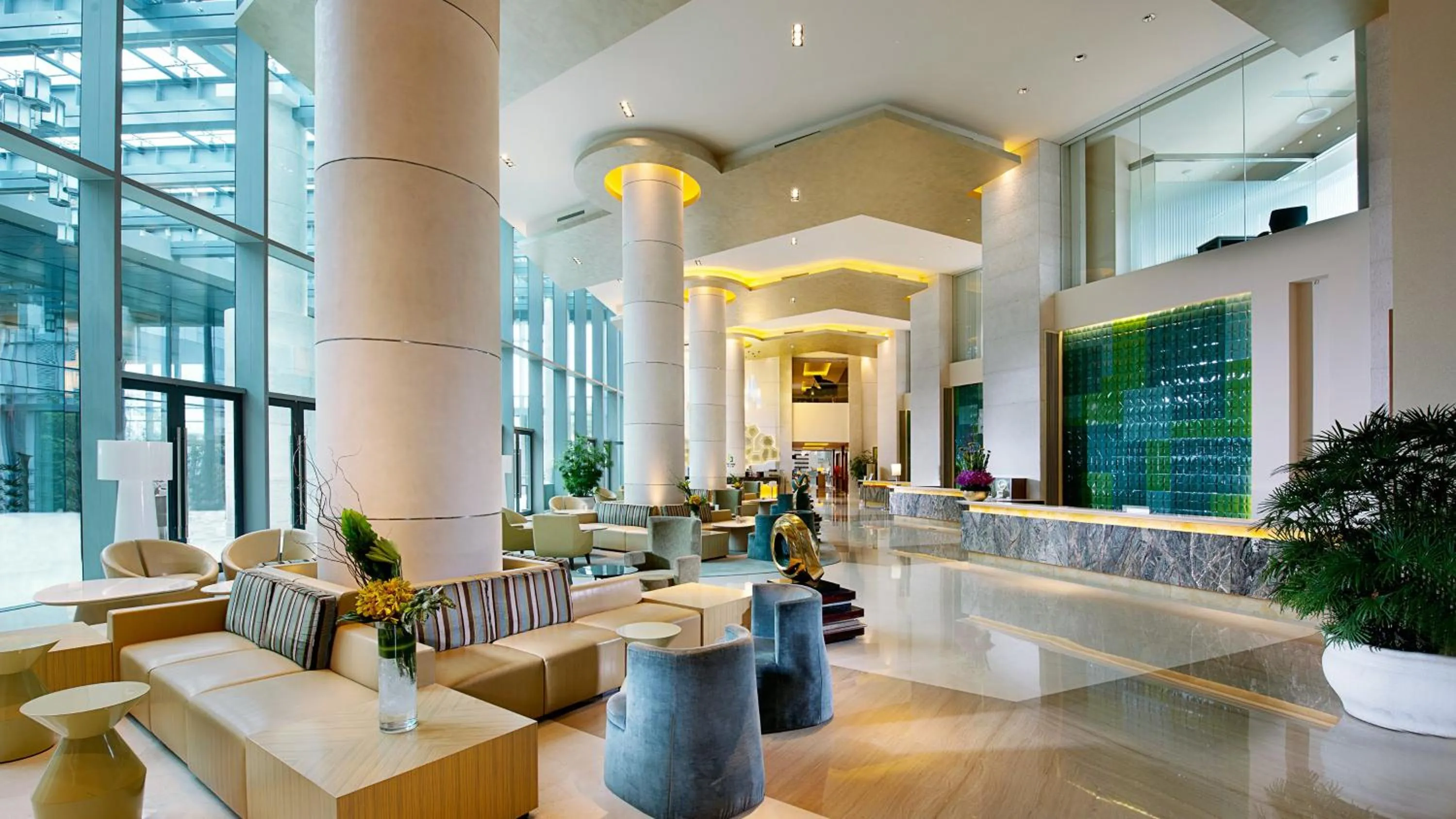 Property building in Holiday Inn Shanghai Pudong Kangqiao by IHG - Free shuttle bus to Disney land, Ins Swimming Pool