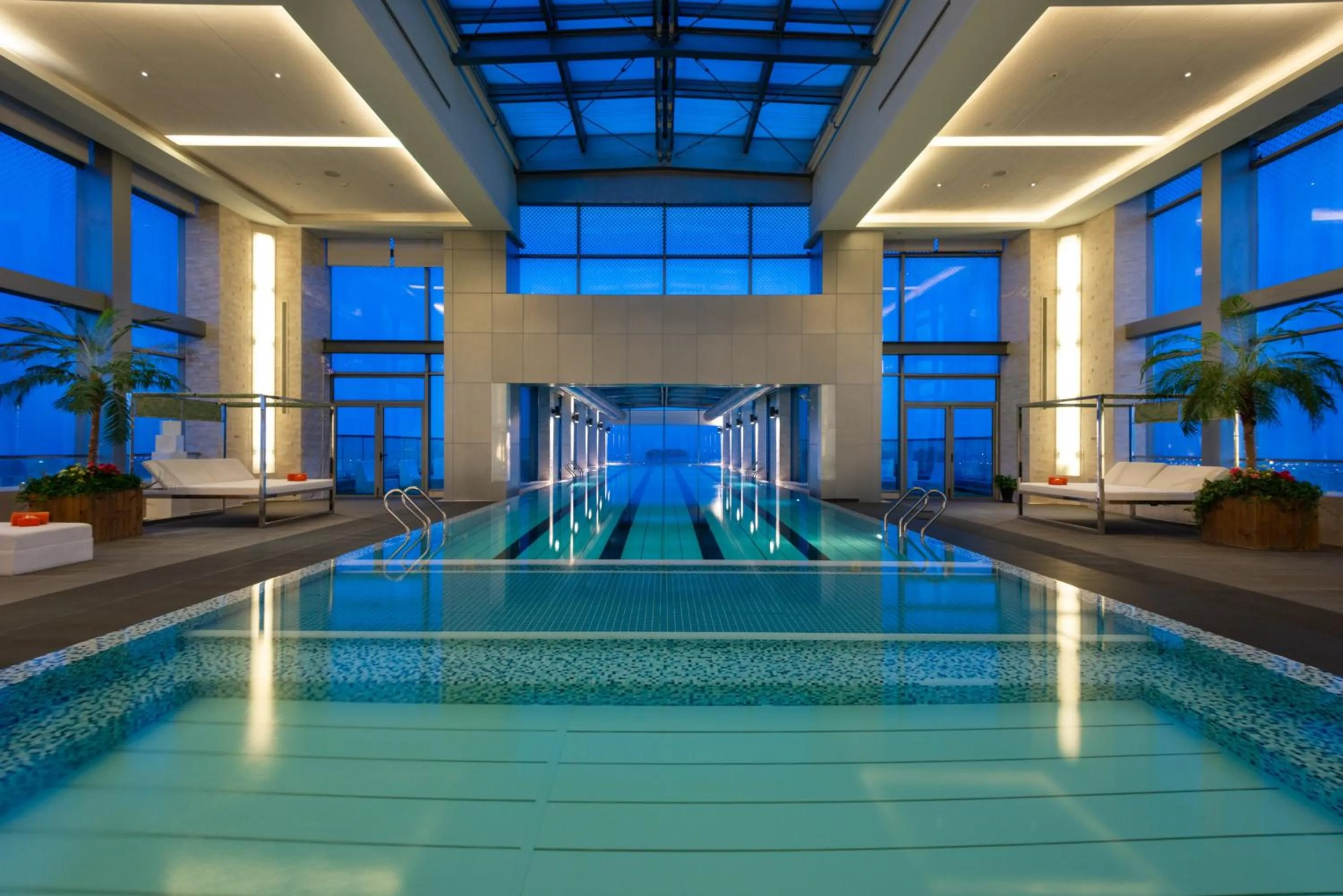 Swimming pool in Holiday Inn Shanghai Pudong Kangqiao by IHG - Free shuttle bus to Disney land, Ins Swimming Pool