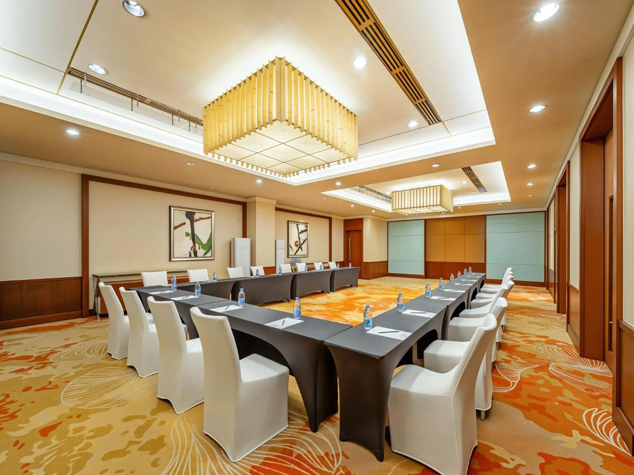 Meeting/conference room in Holiday Inn Shanghai Pudong Kangqiao by IHG