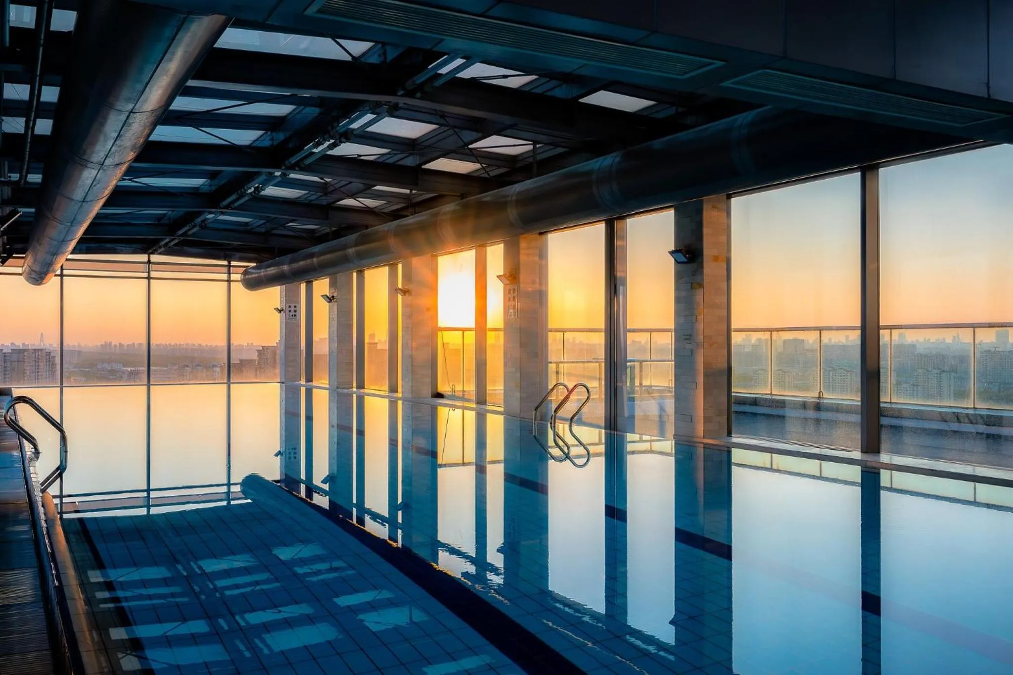 Swimming pool in Holiday Inn Shanghai Pudong Kangqiao by IHG - Free shuttle bus to Disney land, Ins Swimming Pool