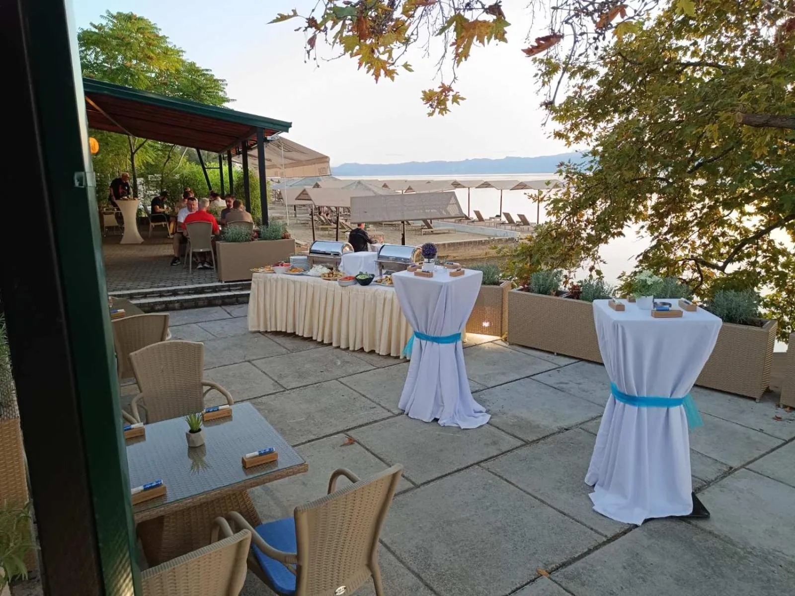 Beach in Hotel Bellevue - Metropol Lake Resort
