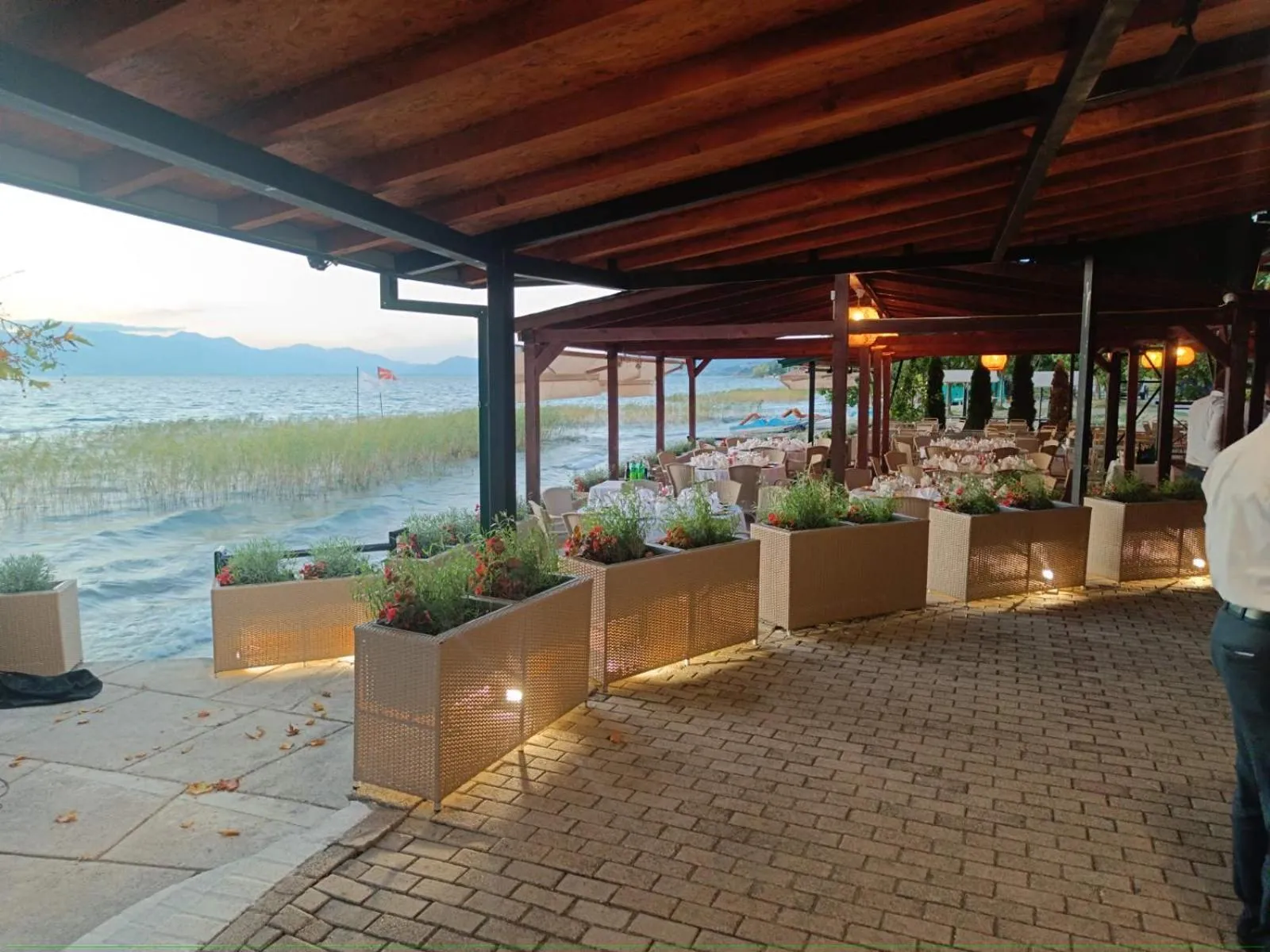 Beach in Hotel Bellevue - Metropol Lake Resort