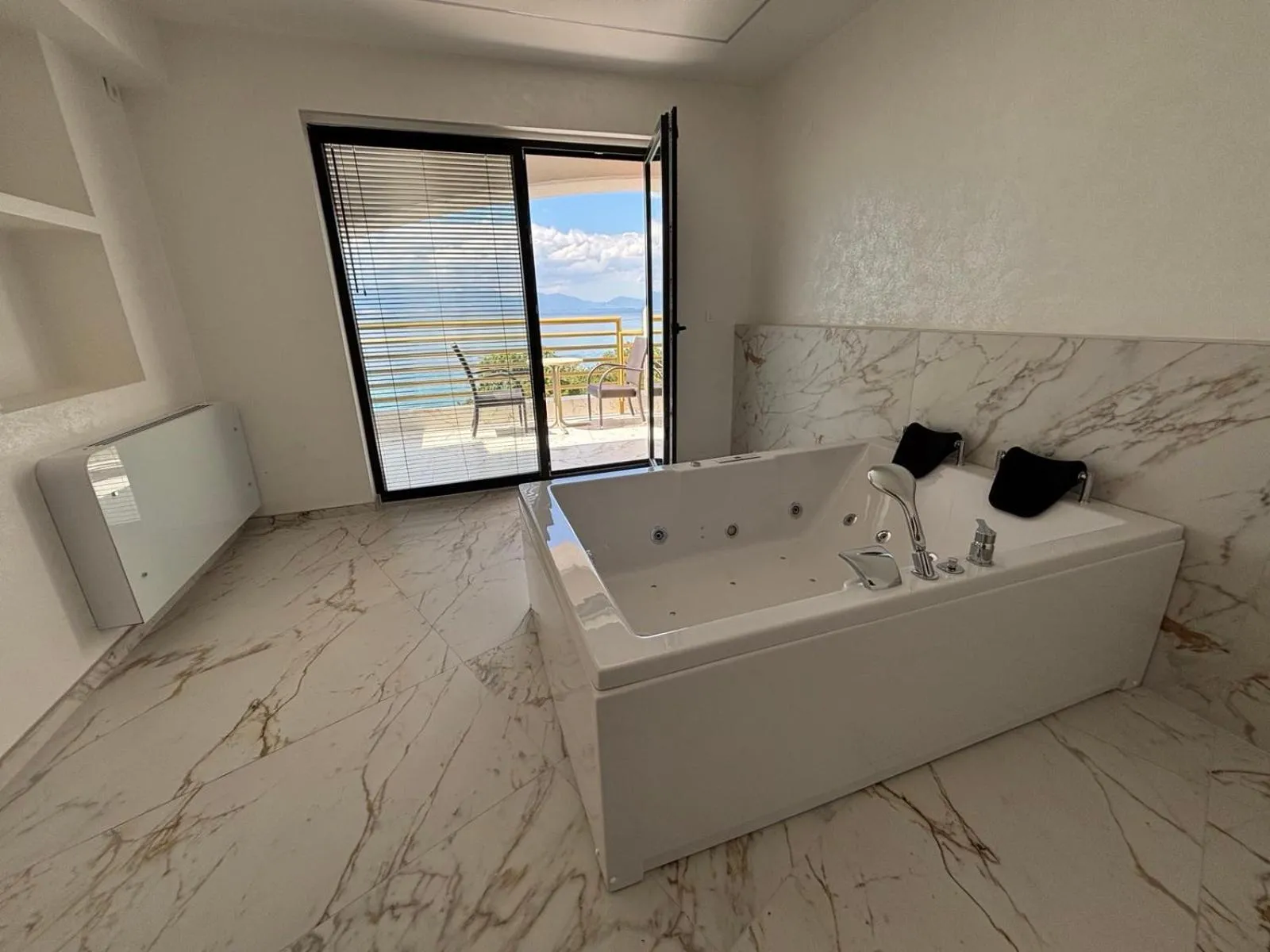 Bathroom in Hotel Bellevue - Metropol Lake Resort