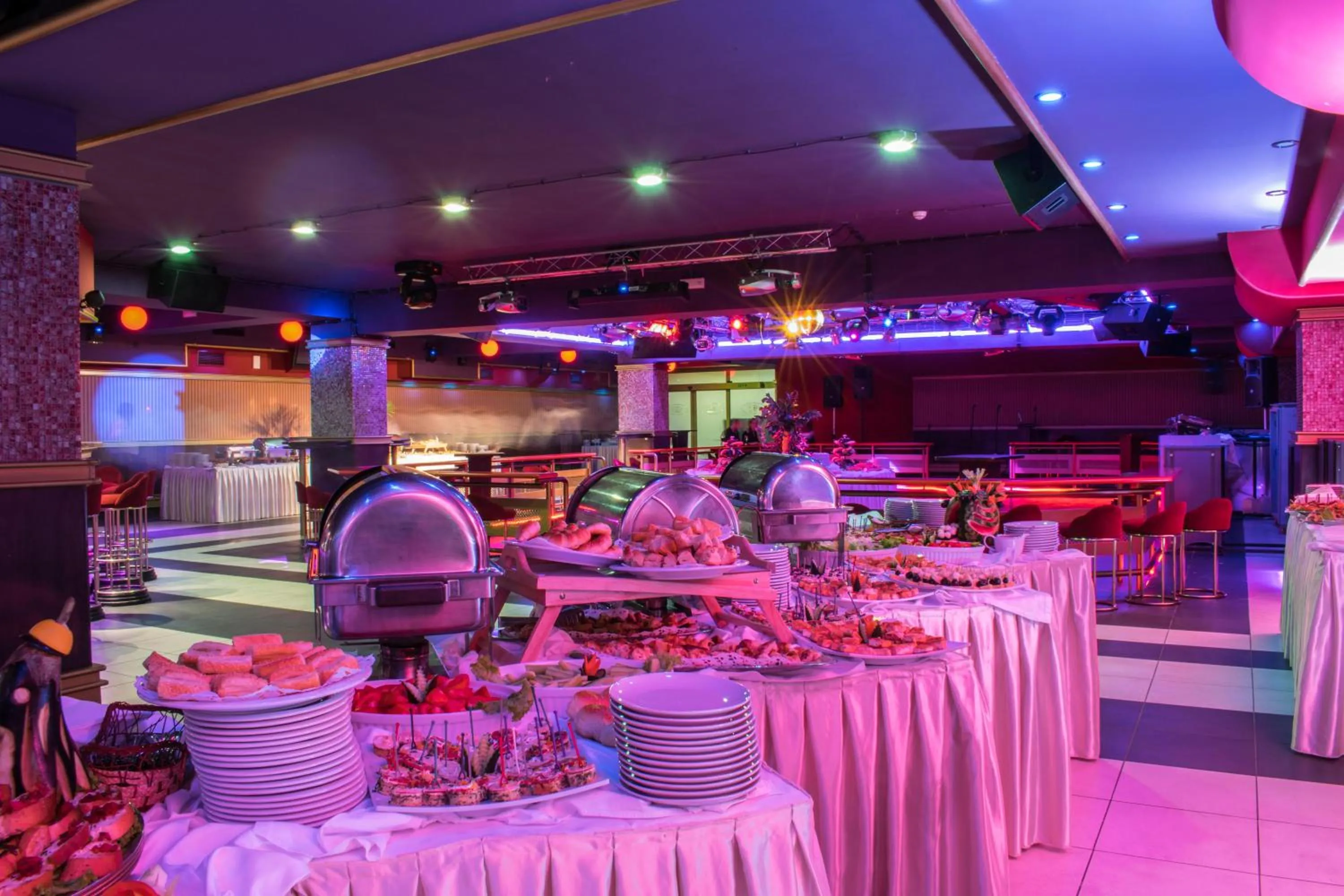 Food and drinks in Hotel Bellevue - Metropol Lake Resort