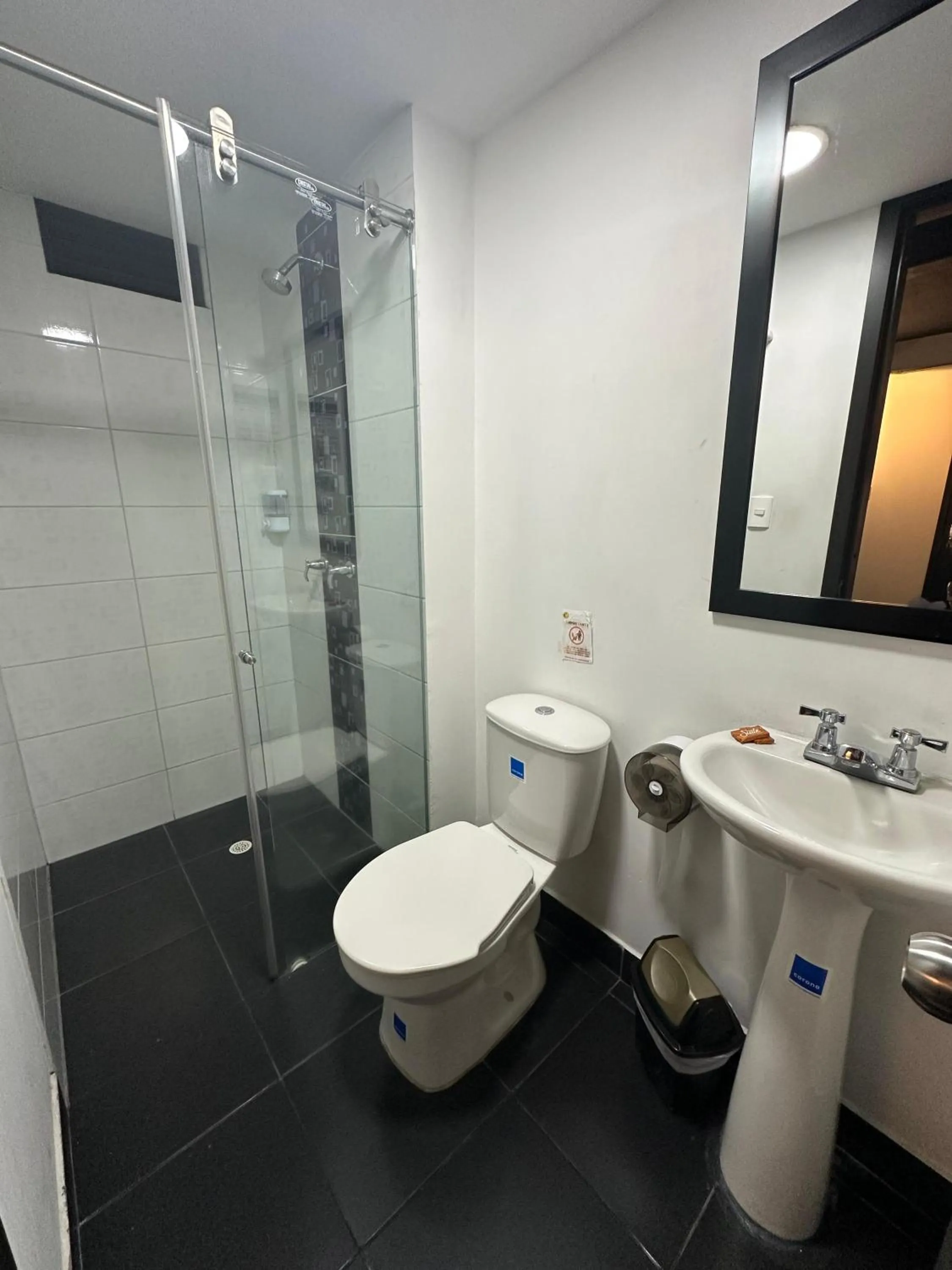 Shower in HOTEl LA PORRA