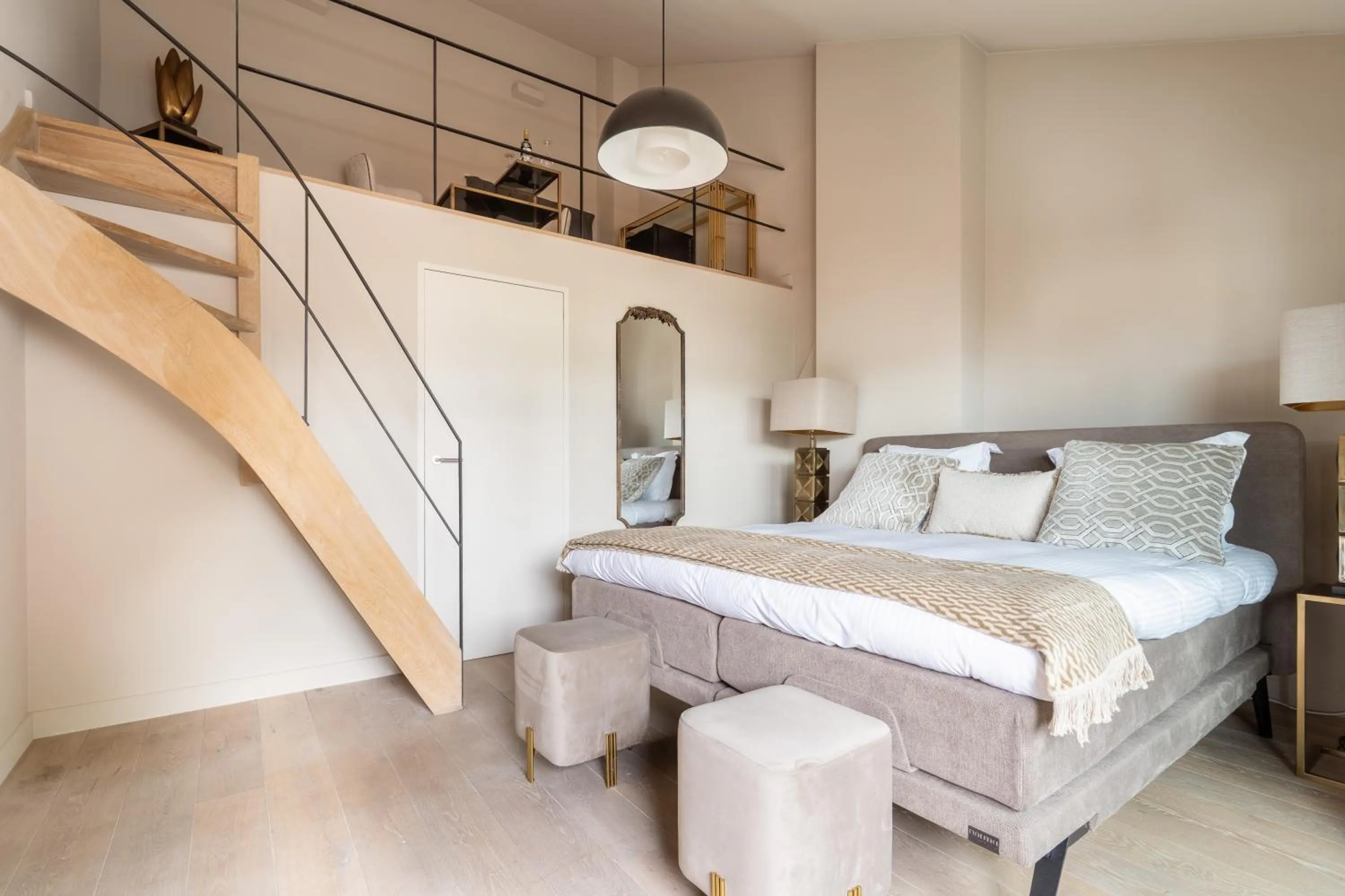 Bed in Rooms With A View