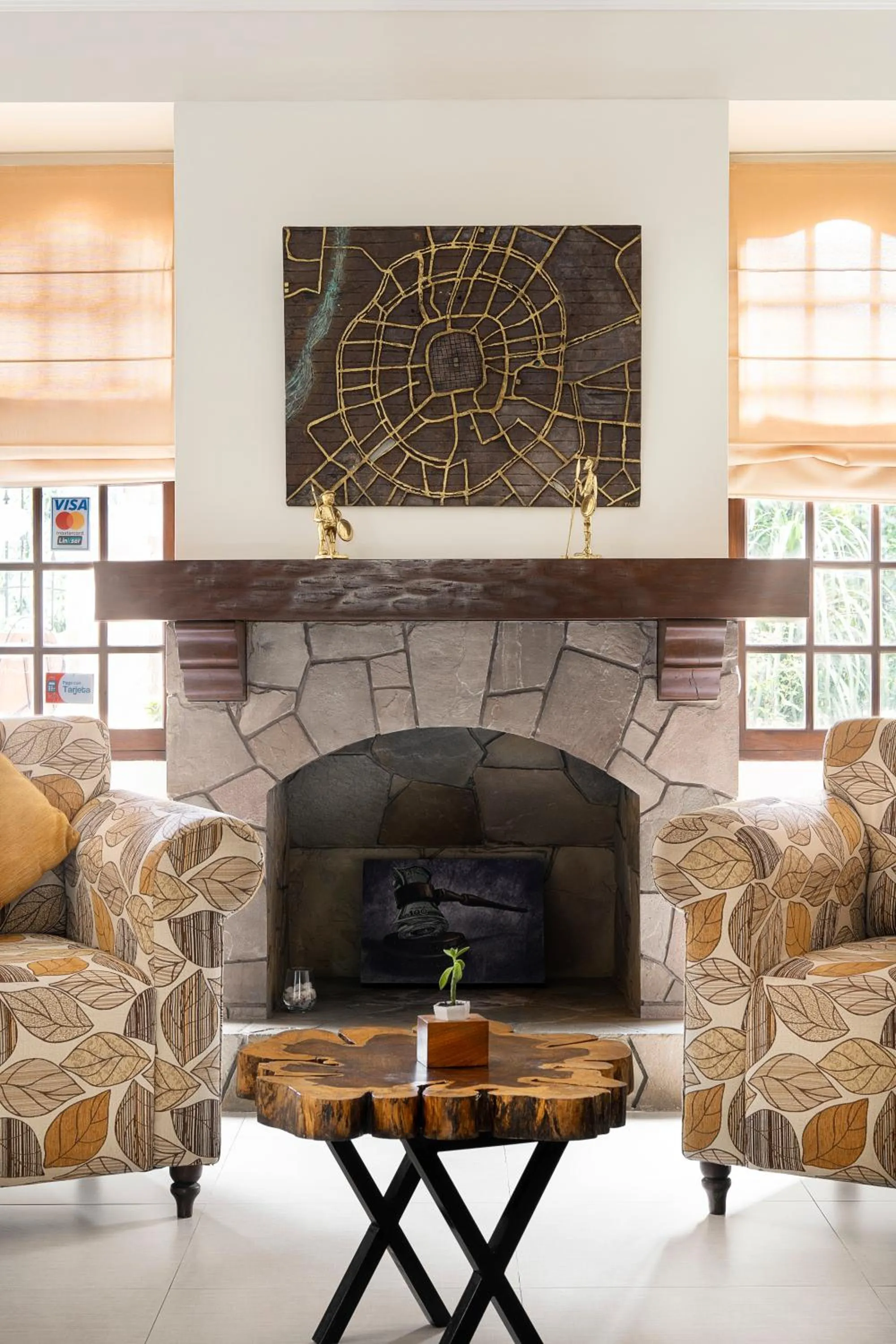 flat iron in Hotel By Armonía Santa Cruz