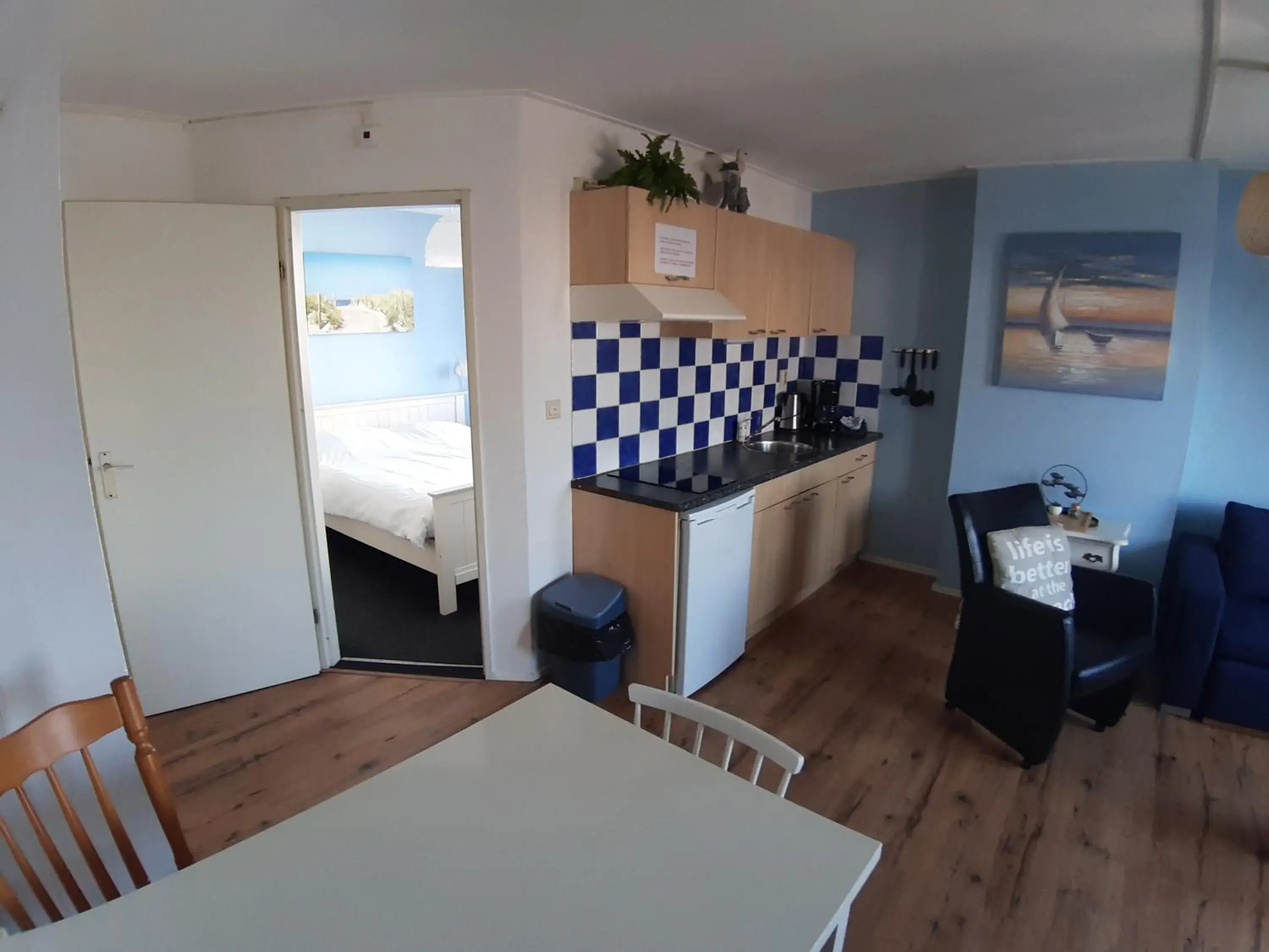 One-Bedroom Apartment (2 Adults) - Second Floor at the Backside in Appartementen Zandvoort One-Bedroom Apartment (2 Adults) - Second Floor at the Backside in Appartementen Zandvoort