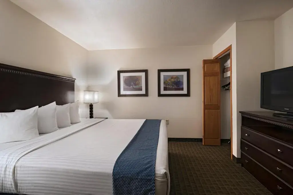 Bed in Stevens Inn a Howard Johnson by Wyndham Bed in Stevens Inn a Howard Johnson by Wyndham