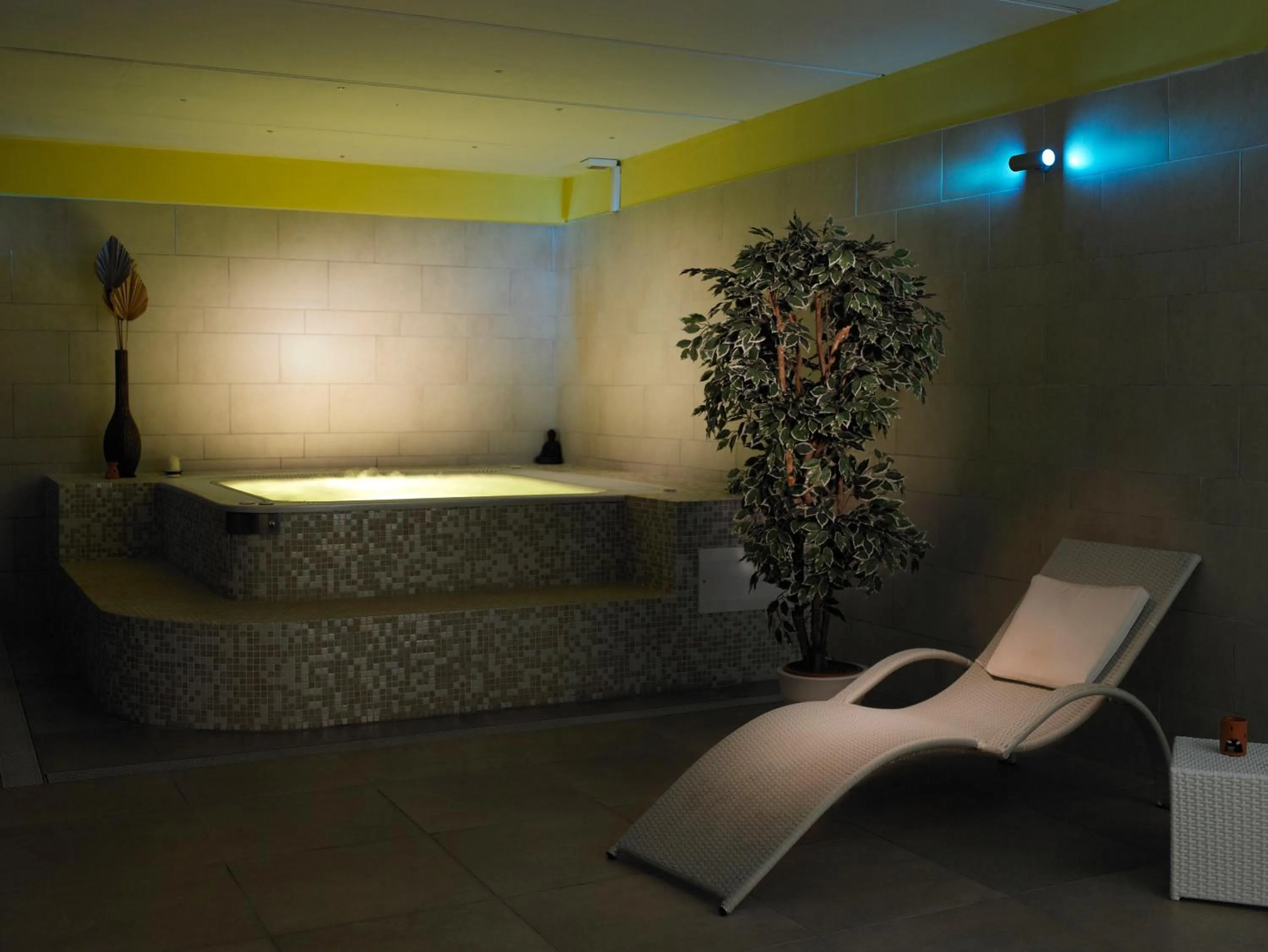 Hot Tub in Hotel Le Torri