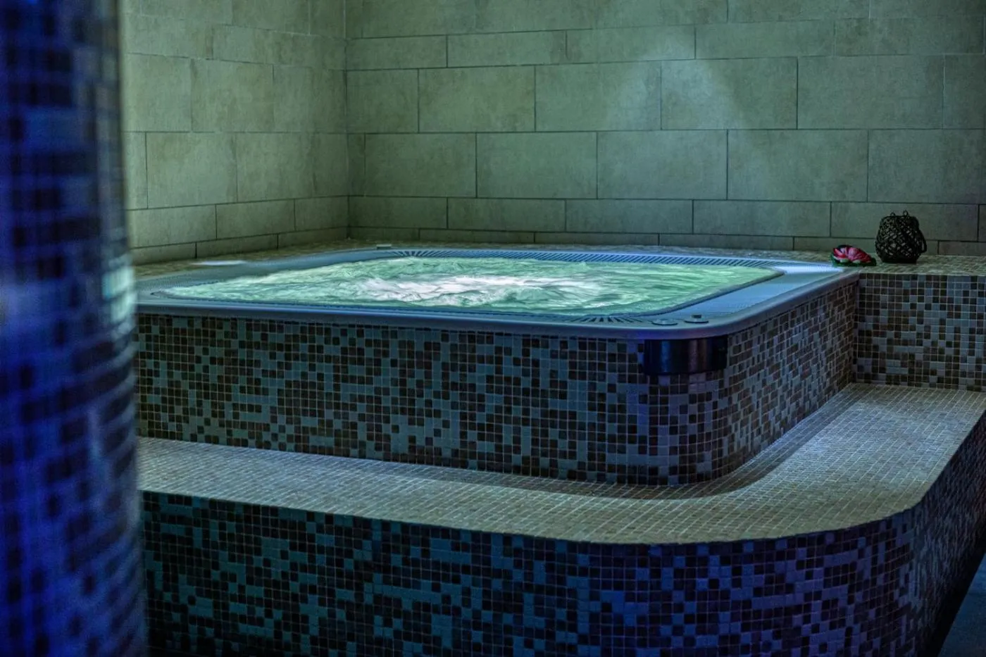 Hot Tub in Hotel Le Torri