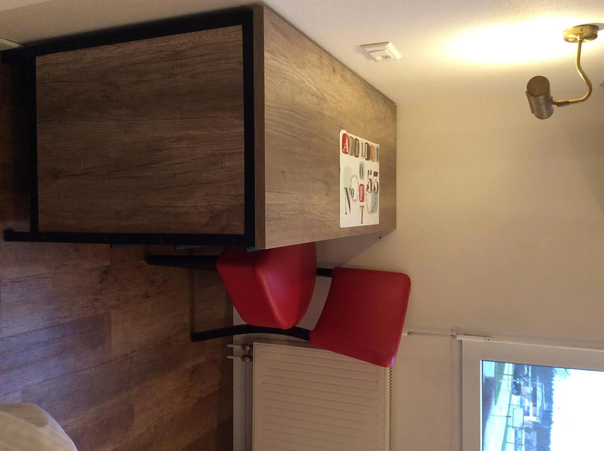 TV and multimedia in Hôtel Des Bois