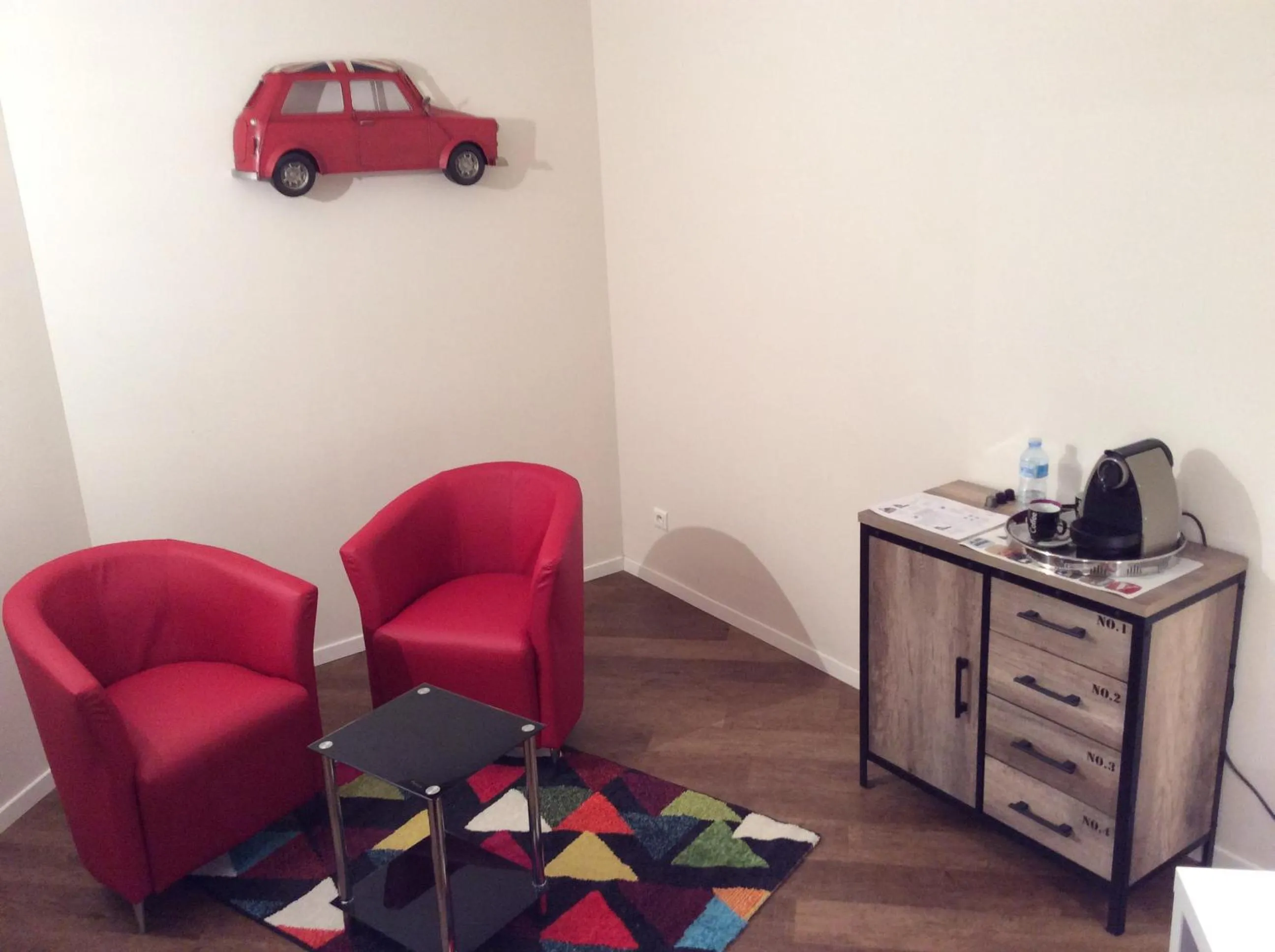 Coffee/tea facilities in Hôtel Des Bois