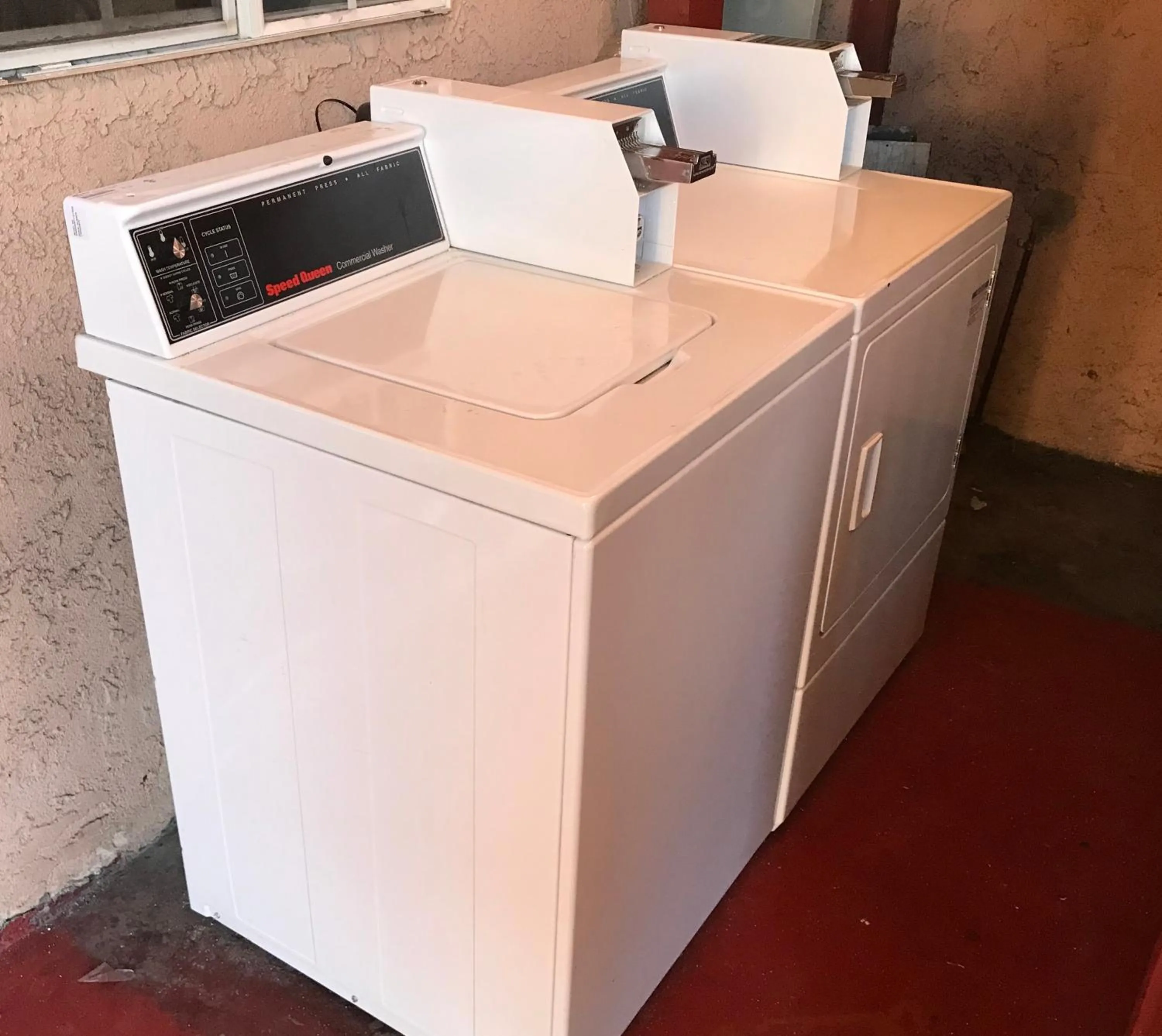 washing machine in Best Inn Rosemead