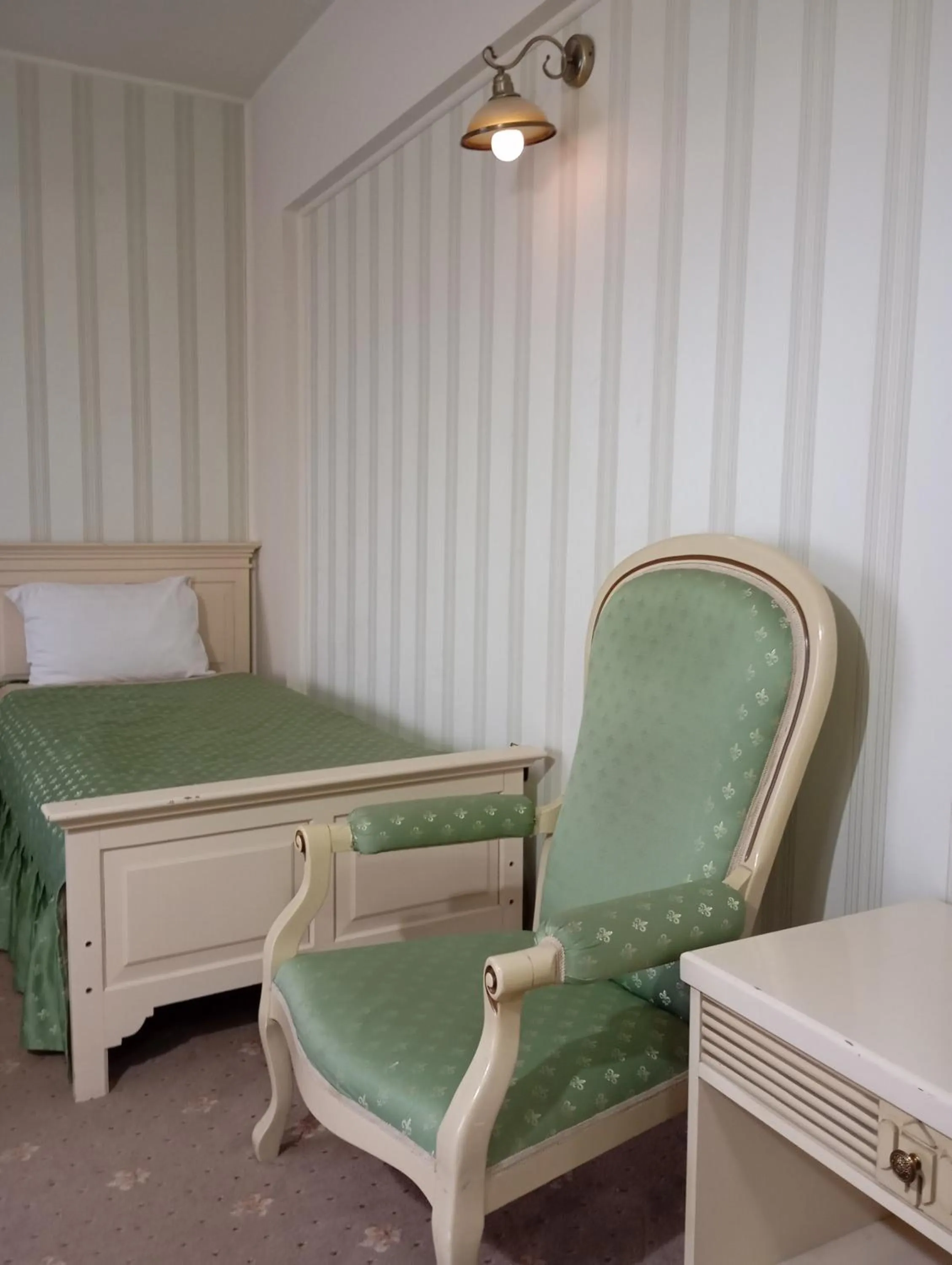 Bed in Hotel Majestic City Center