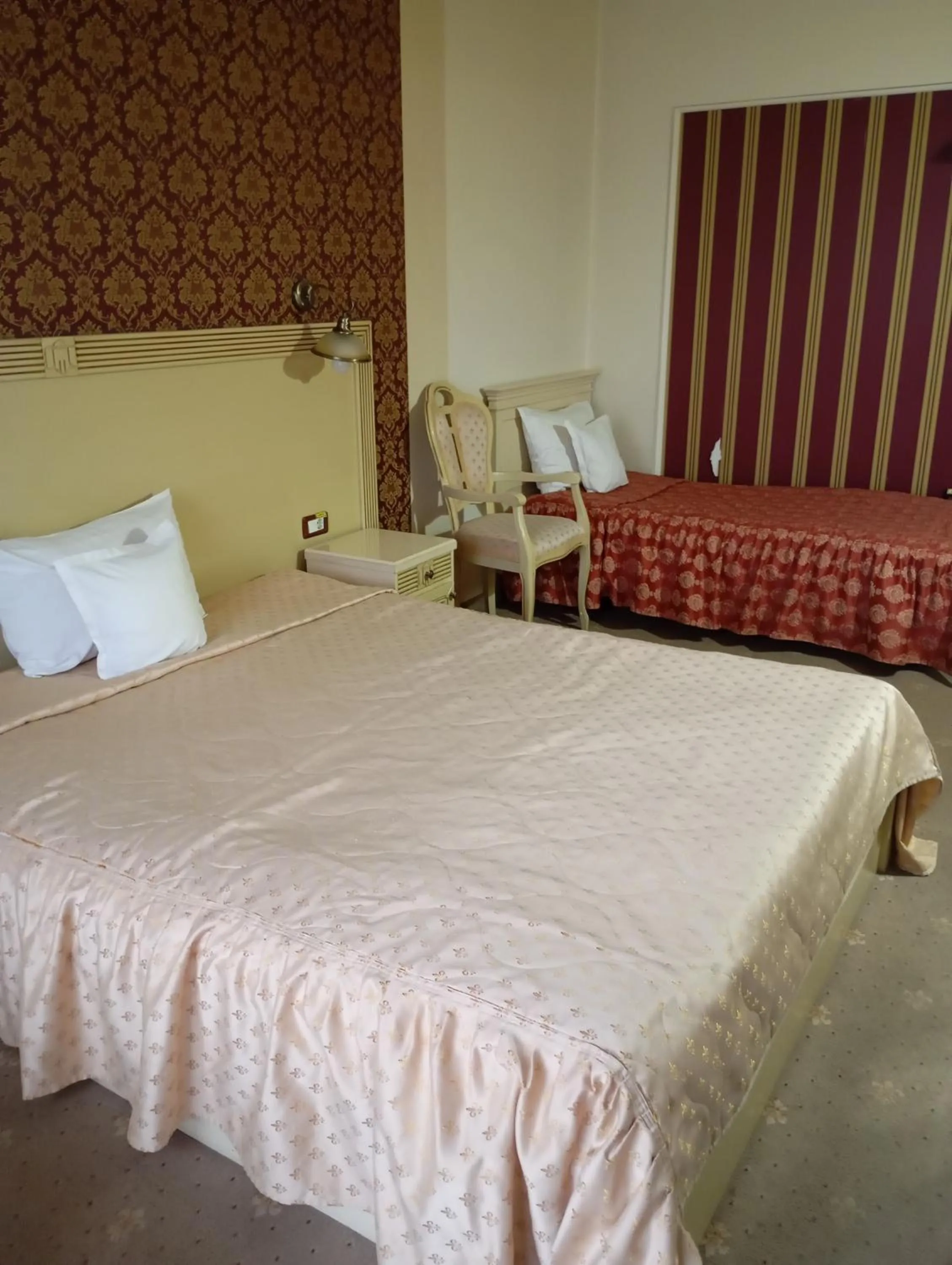 Bed in Hotel Majestic City Center