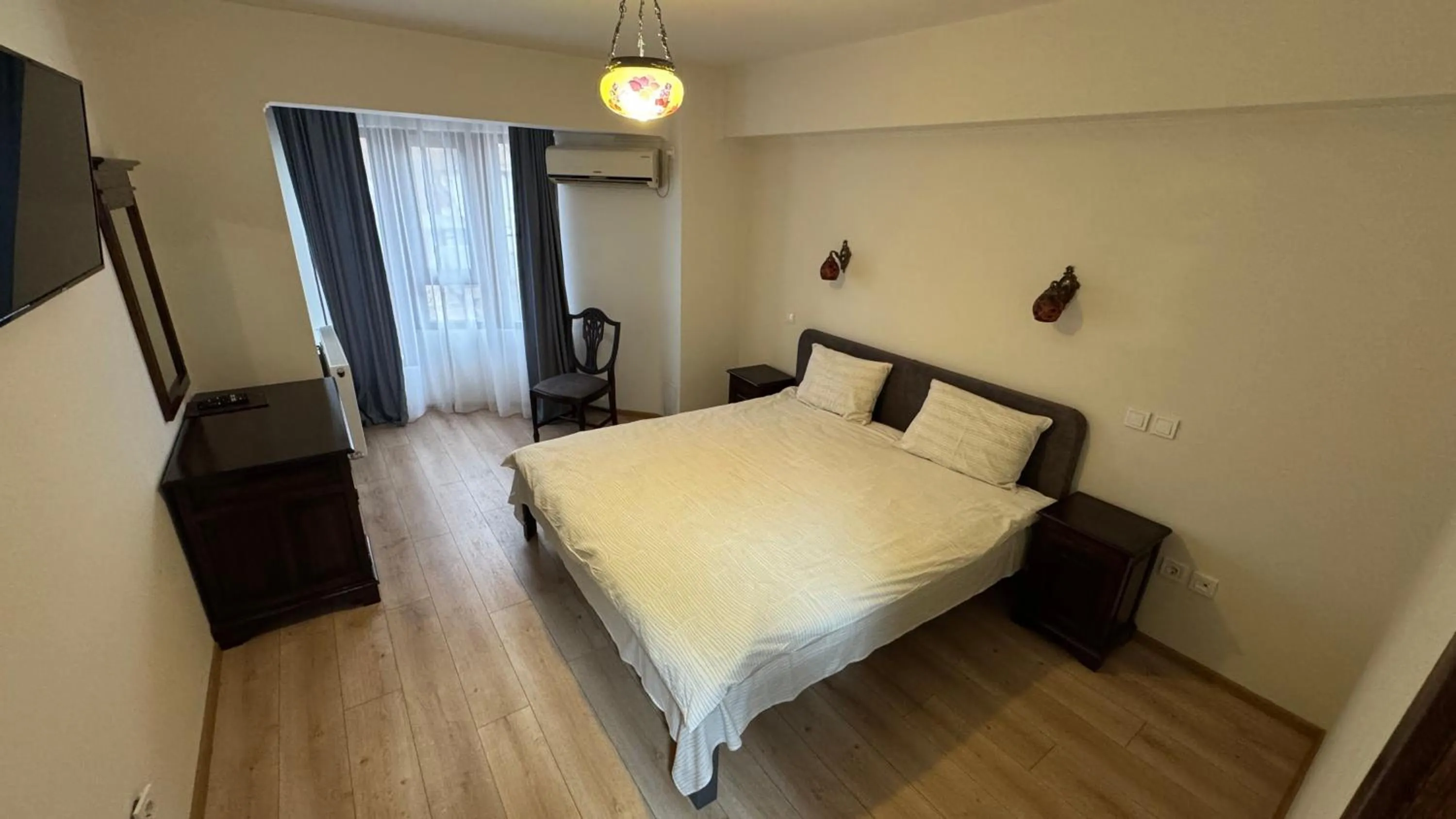 Bedroom, Bed in Hotel Majestic City Center