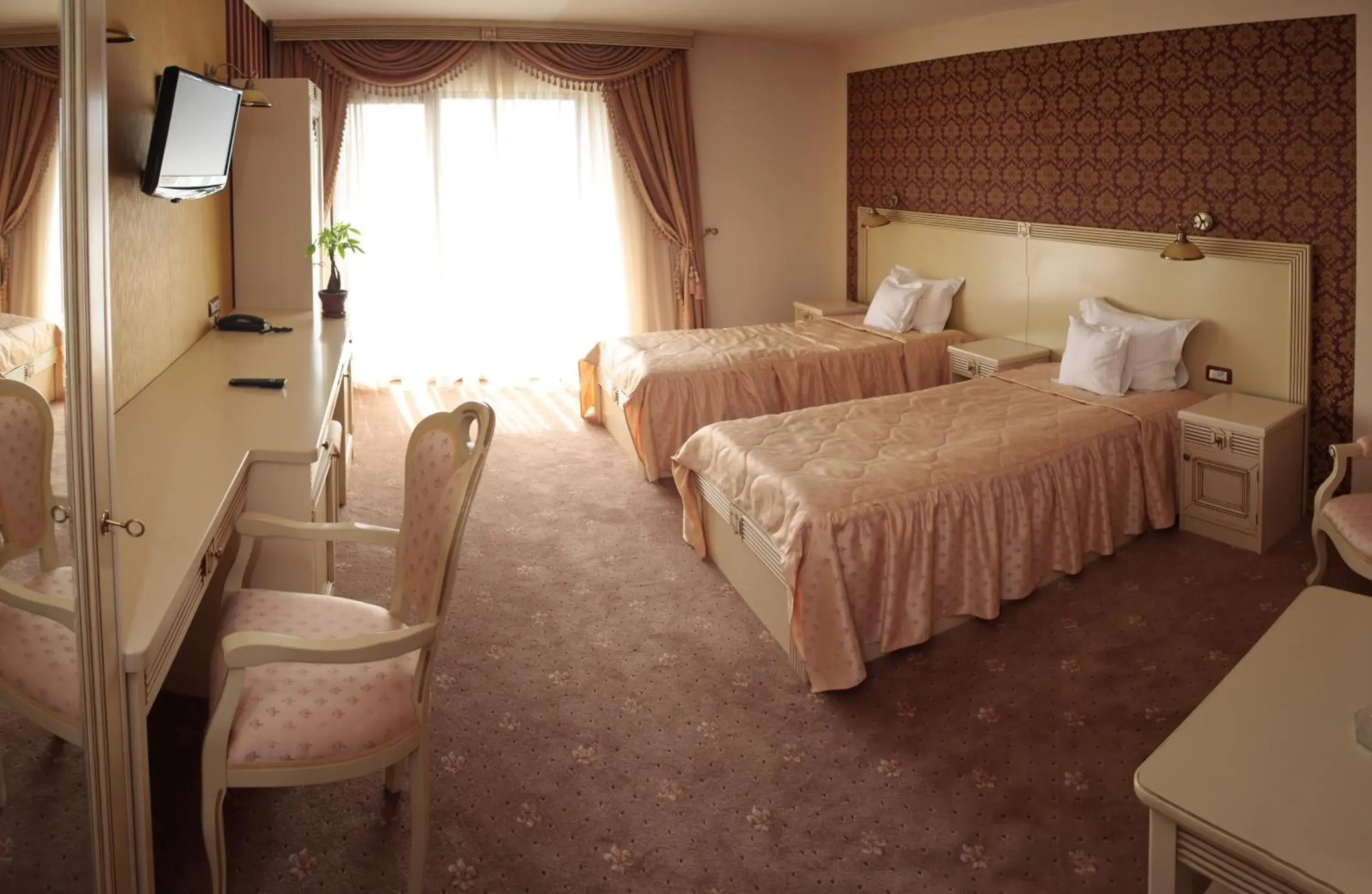 Superior Double or Twin Room with Balcony - single occupancy in Hotel Majestic Superior Double or Twin Room with Balcony - single occupancy in Hotel Majestic