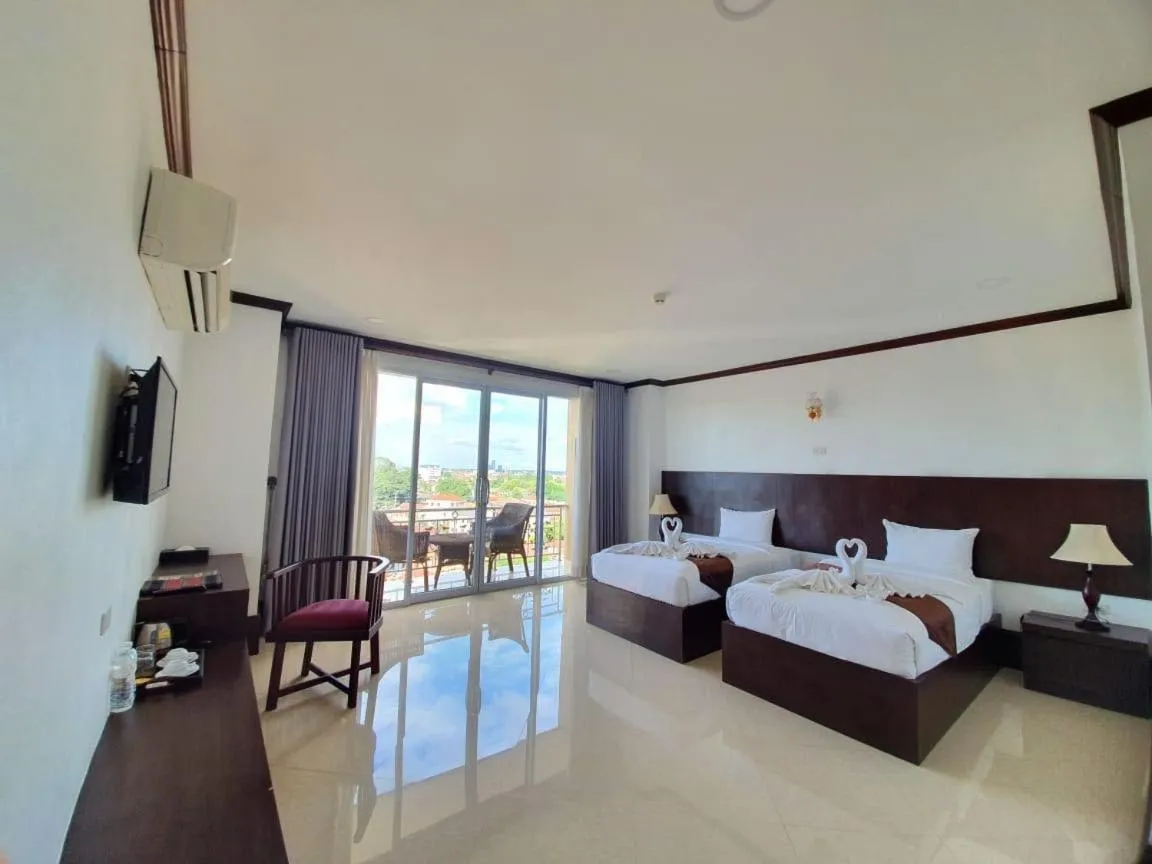 Photo of the whole room in Continental Plaza Vientiane