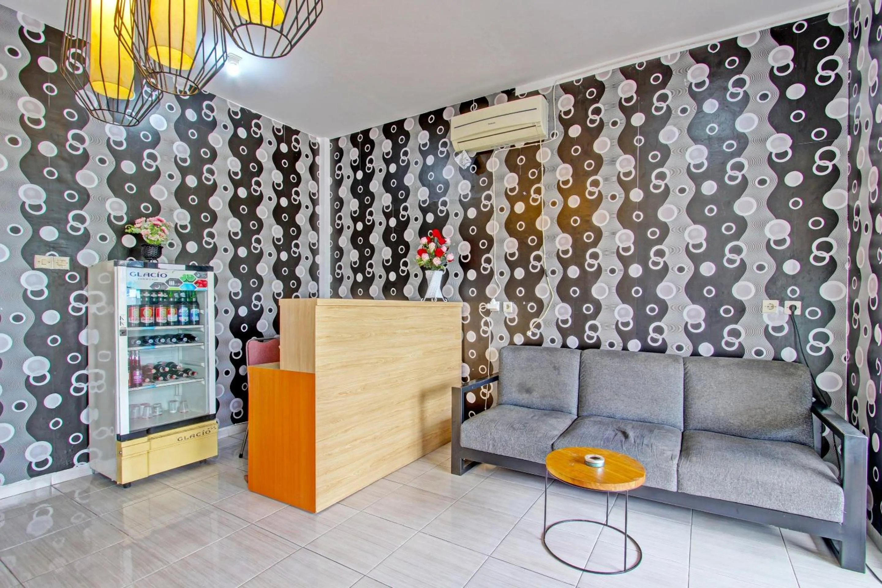 Lobby or reception in OYO 91952 Oase Hostel