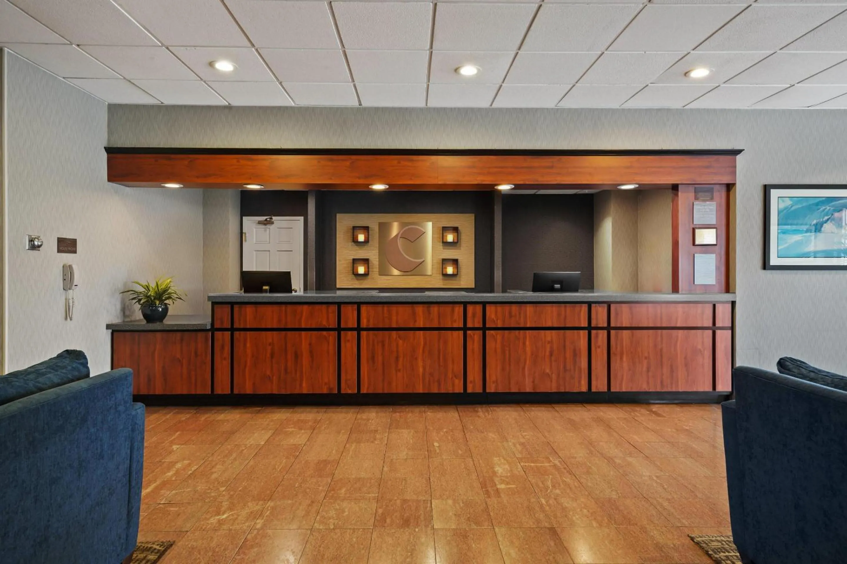 Lobby or reception in Comfort Inn By the Bay