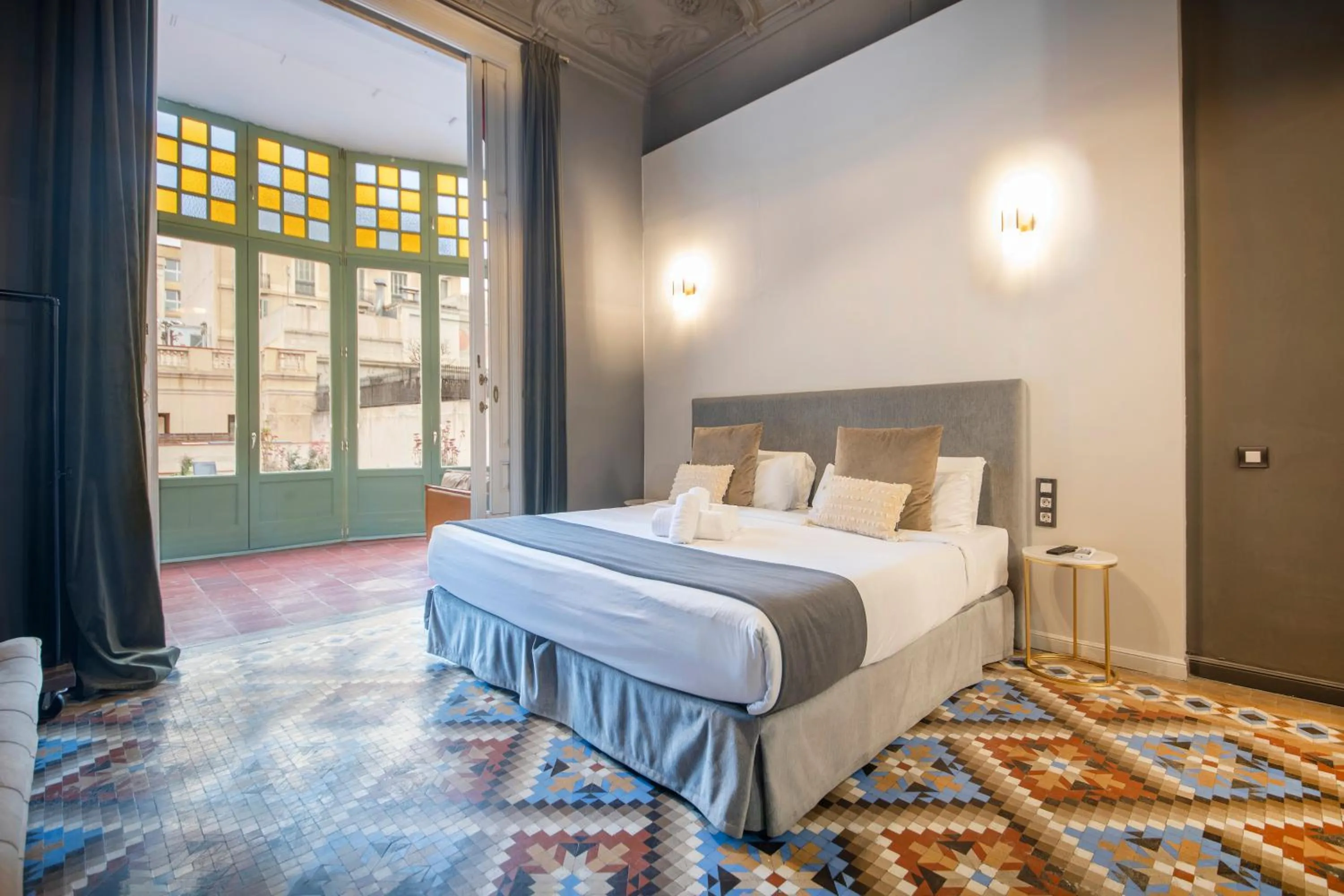 Bedroom, Bed in You Stylish City Center Apartments