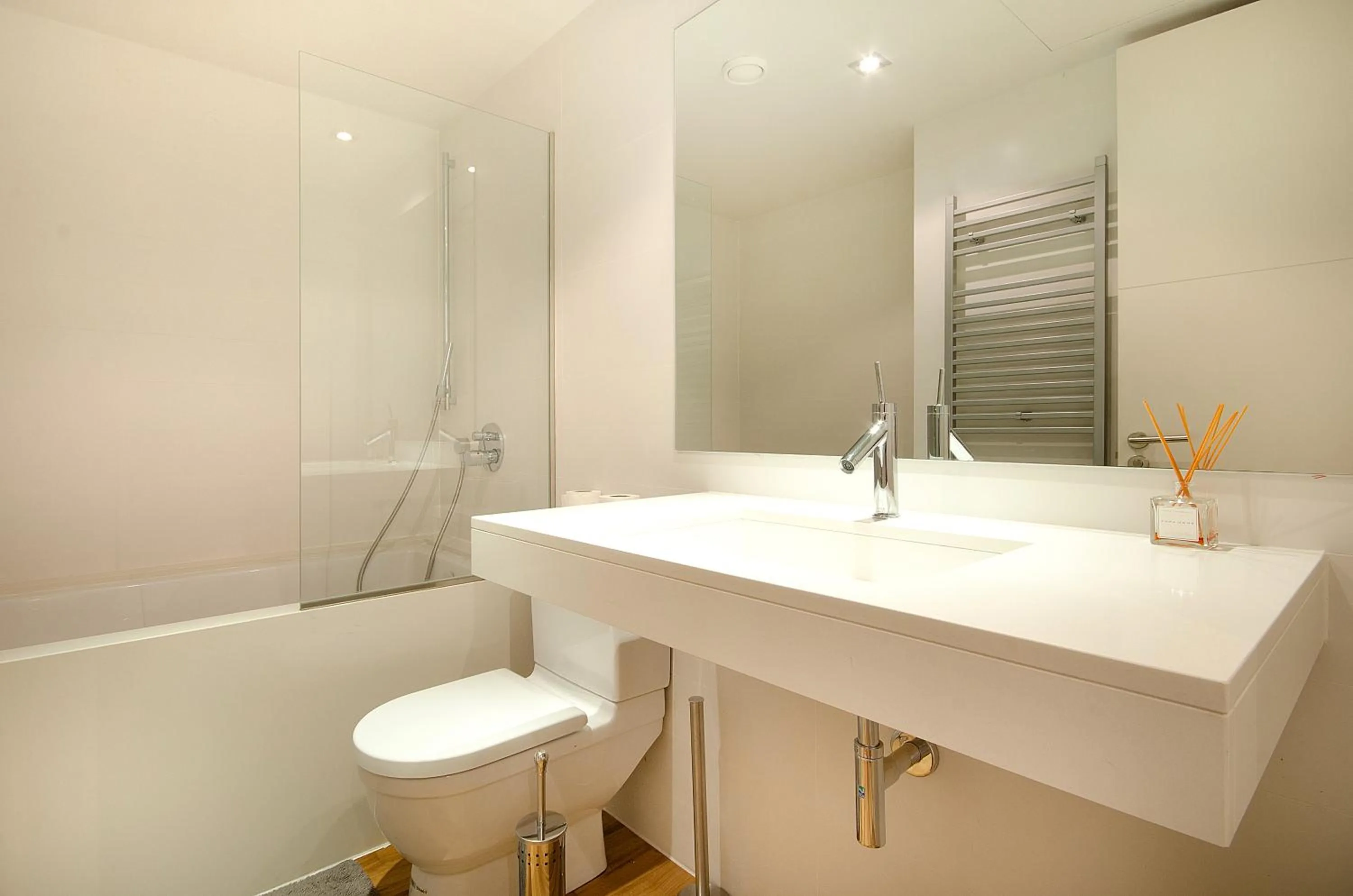 Bathroom in You Stylish City Center Apartments