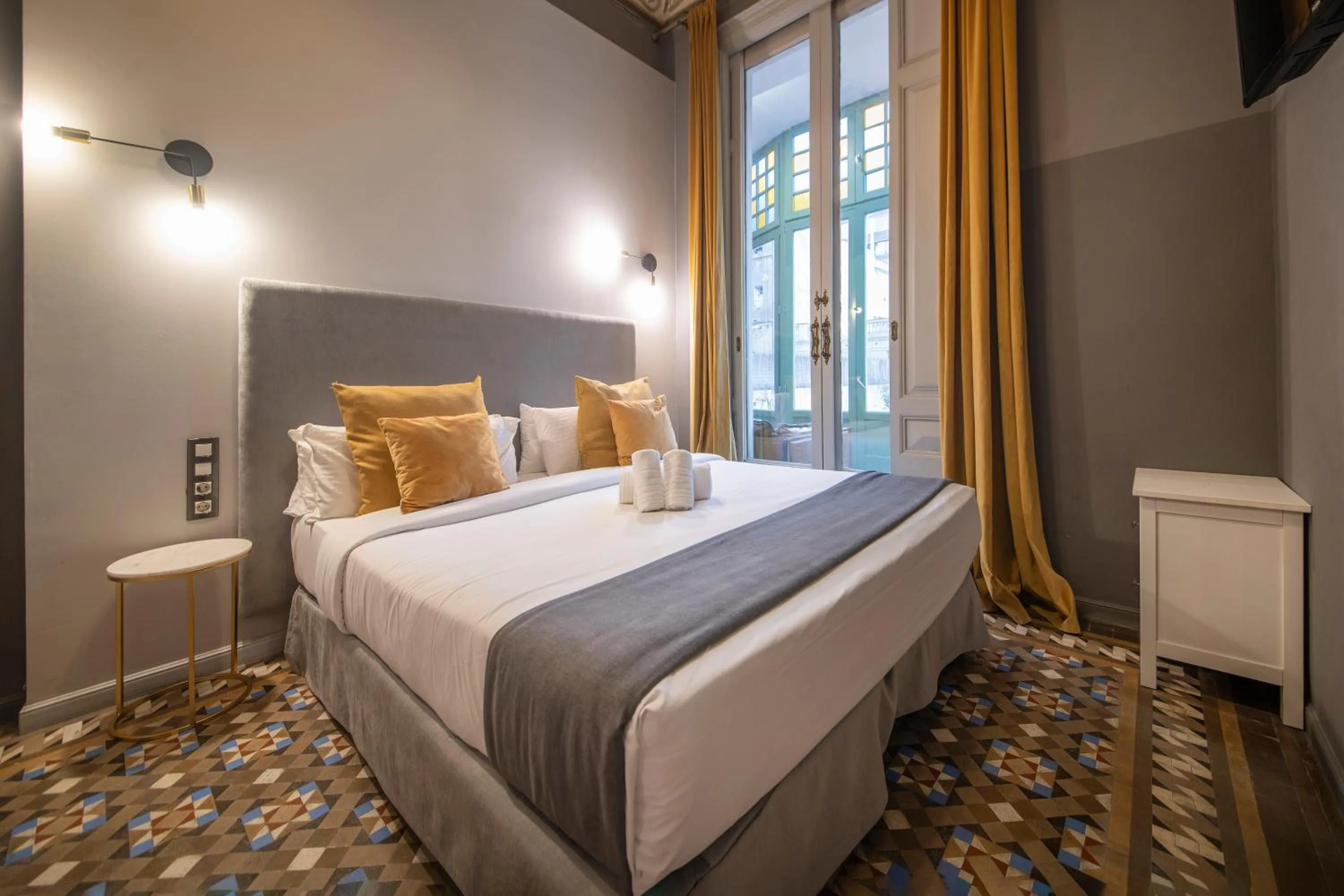 Bedroom, Bed in You Stylish City Center Apartments