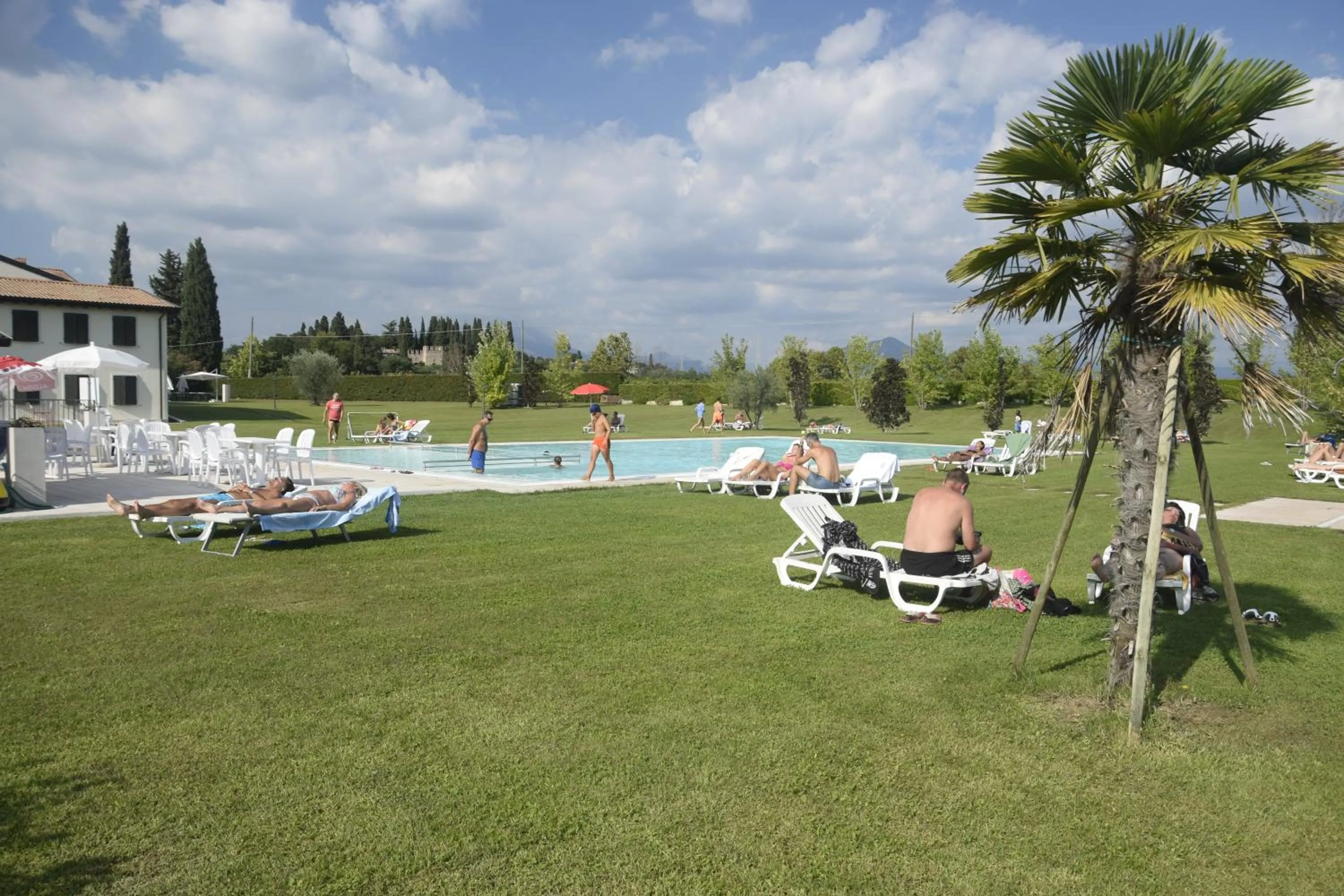 Pool view in Relais Corte Pontigliardo