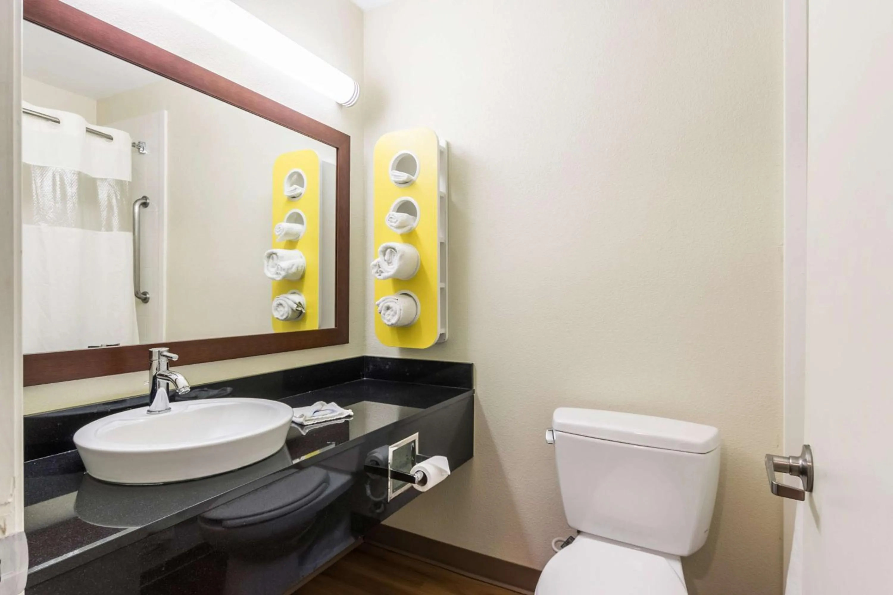 Toilet in Motel 6 New Brunswick