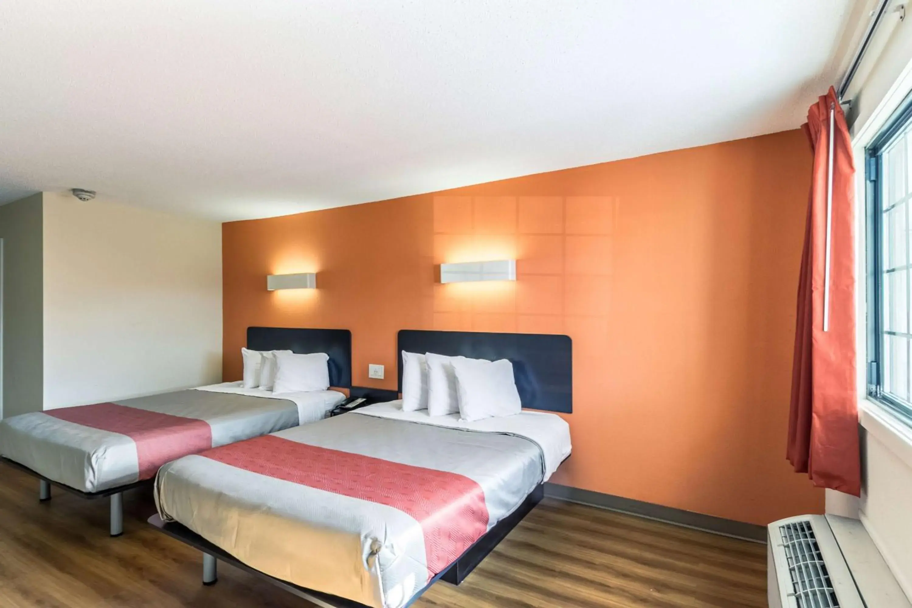 Queen Room with Two Queen Beds - Non-Smoking in Motel 6 New Brunswick Queen Room with Two Queen Beds - Non-Smoking in Motel 6 New Brunswick