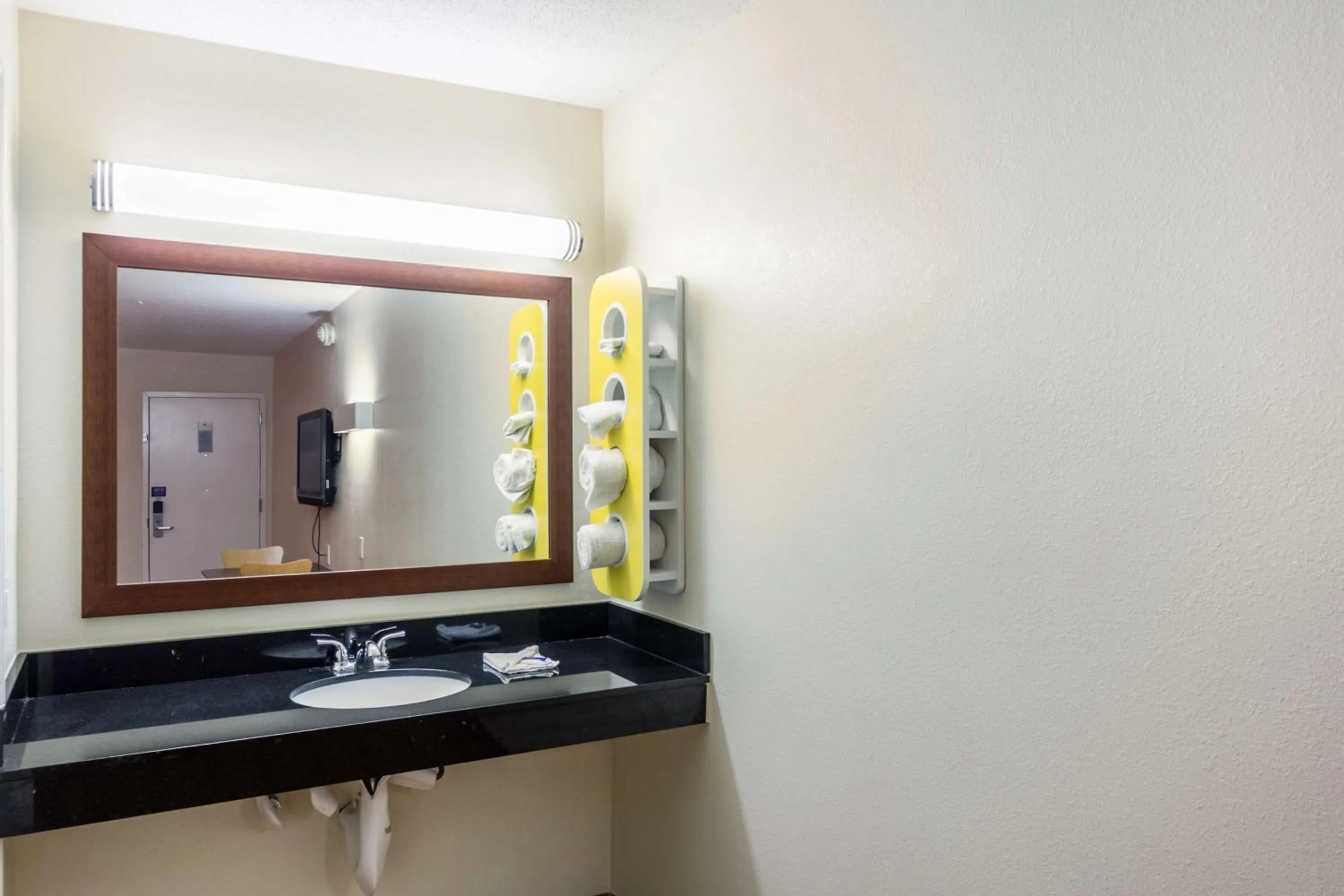 Bathroom in Motel 6 New Brunswick