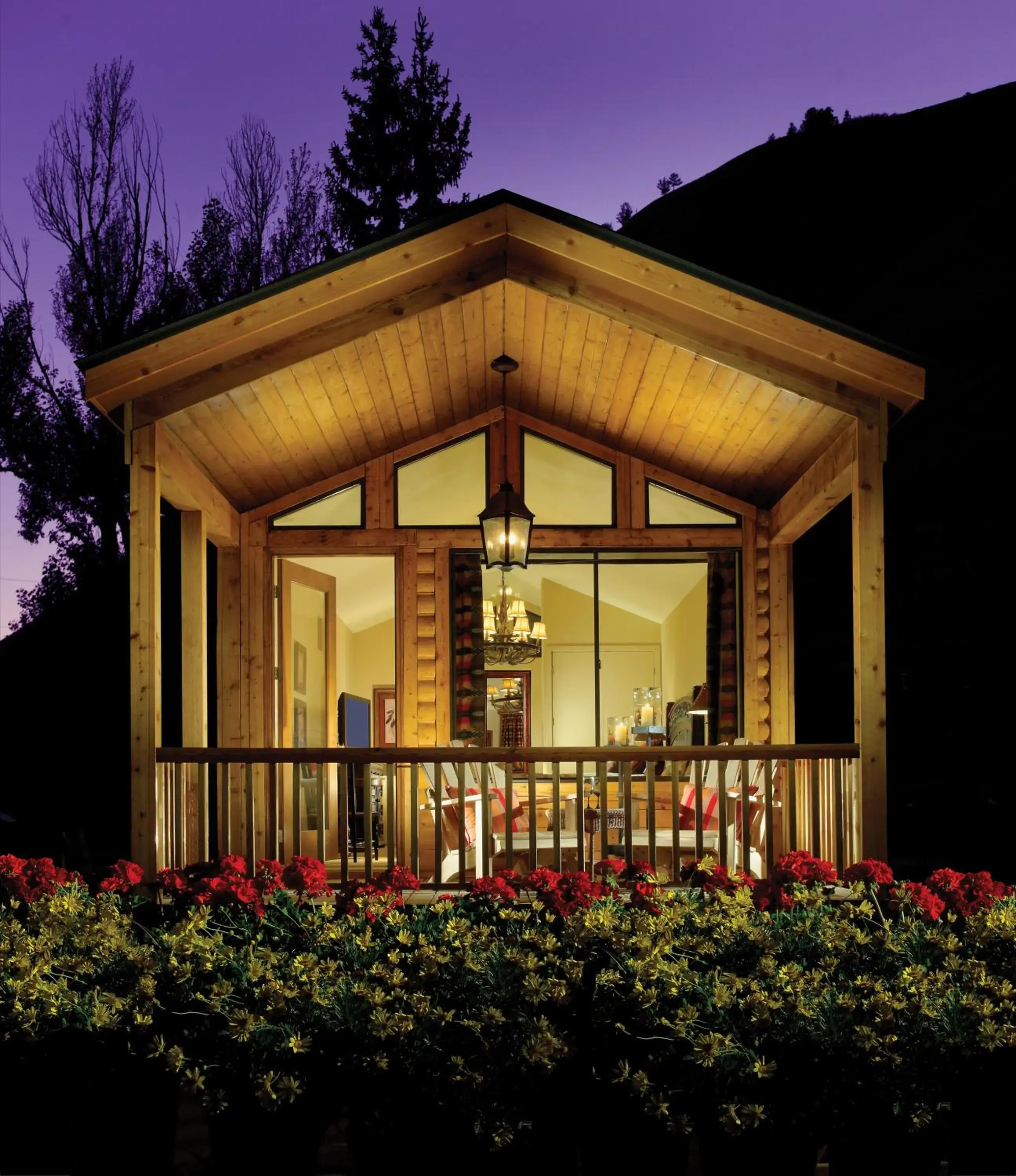 Superior King Cabin in Rustic Inn Creekside Superior King Cabin in Rustic Inn Creekside