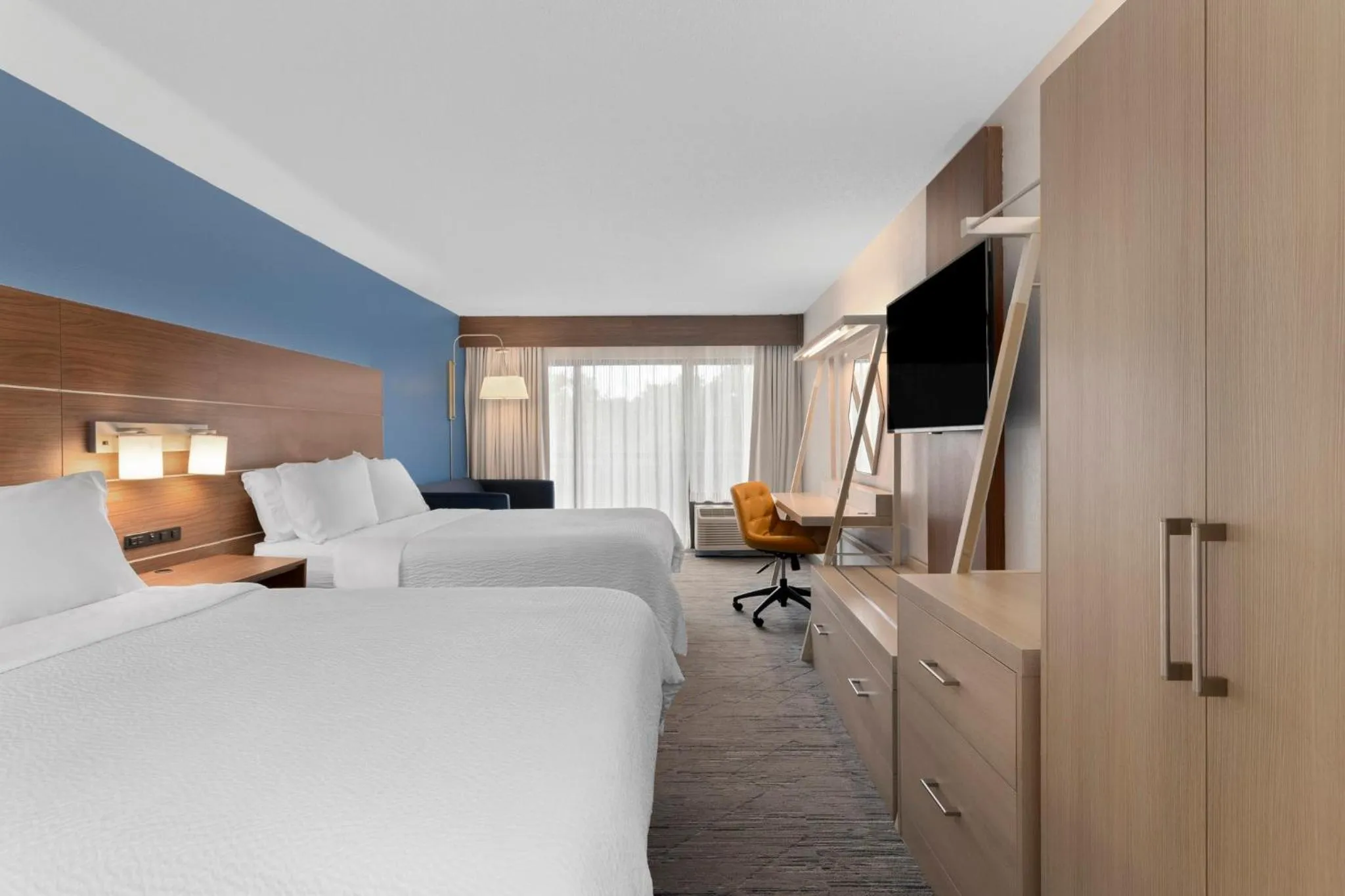 Photo of the whole room, Bed in Holiday Inn Express Hilton Head Island by IHG