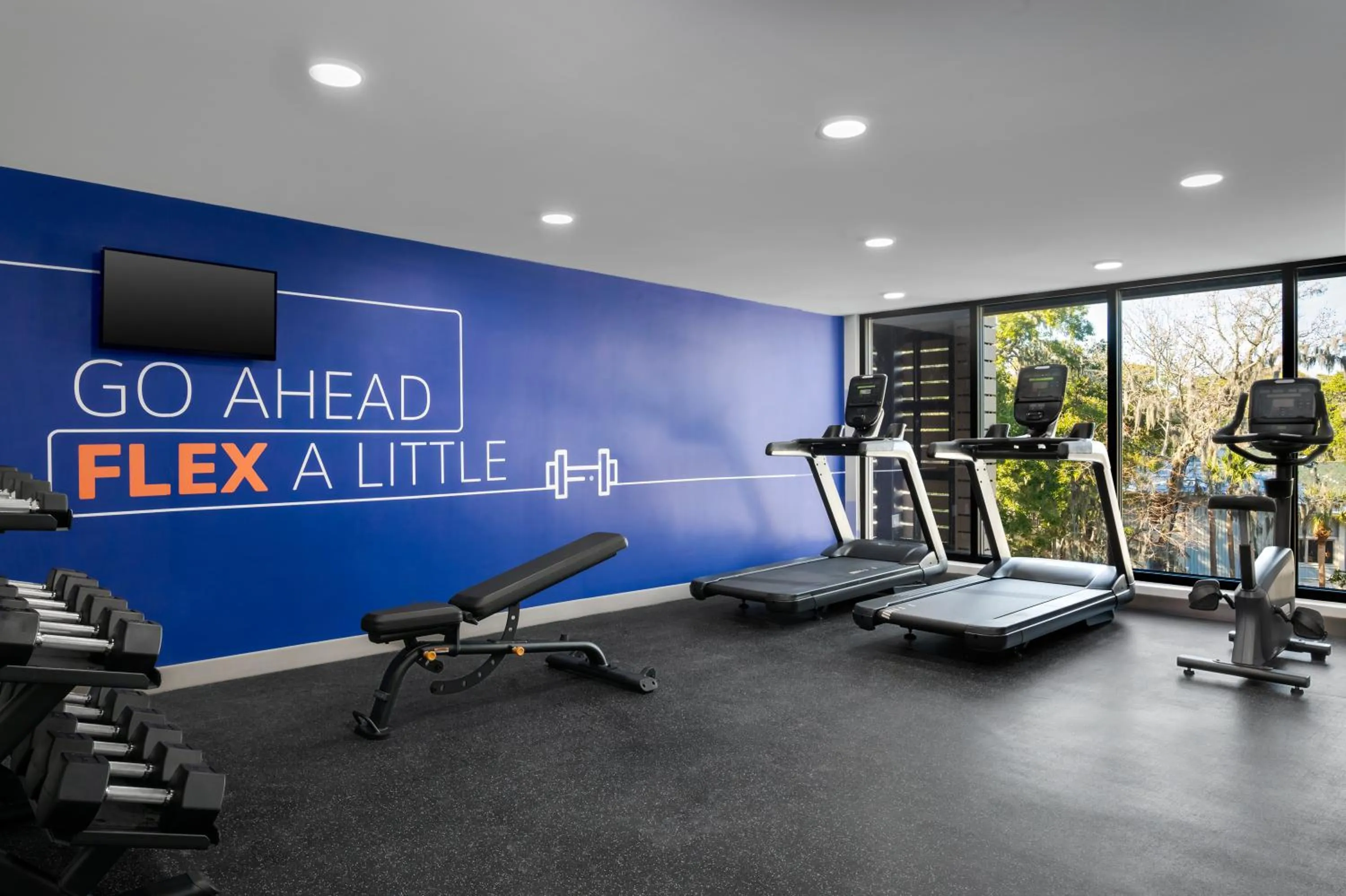 Fitness centre/facilities in Holiday Inn Express Hilton Head Island by IHG