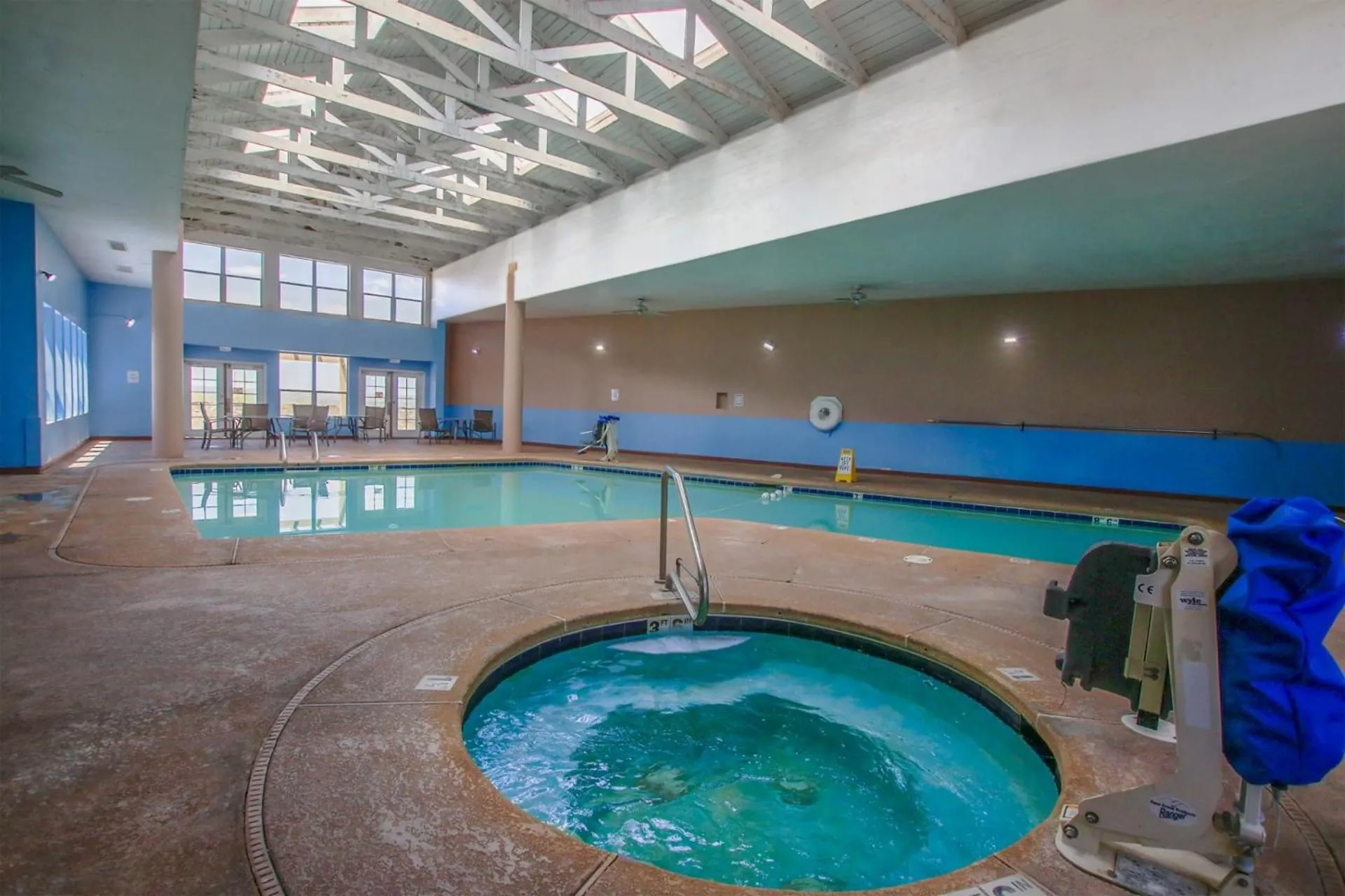 Pool view in Hotel 505