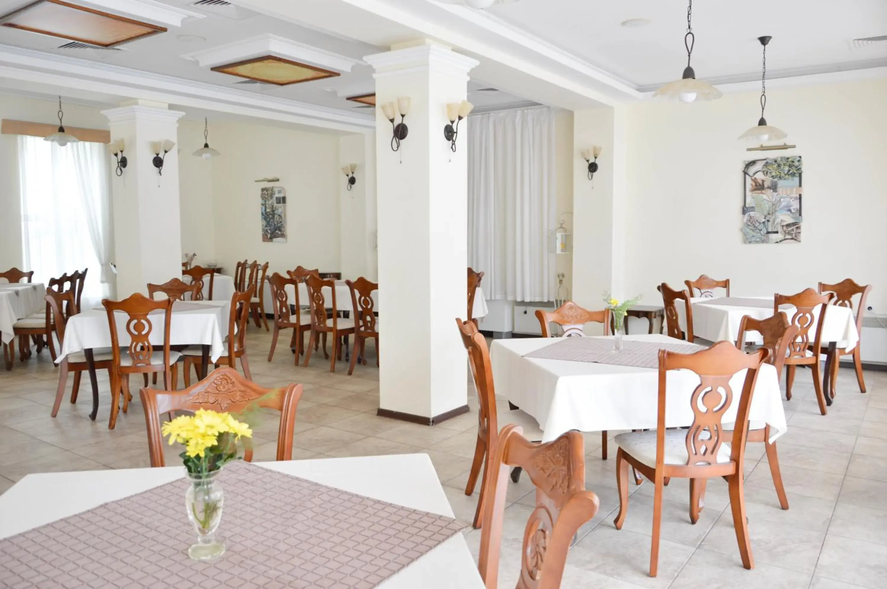 Restaurant/places to eat in Park hotel Bellevue Restaurant/places to eat in Park hotel Bellevue