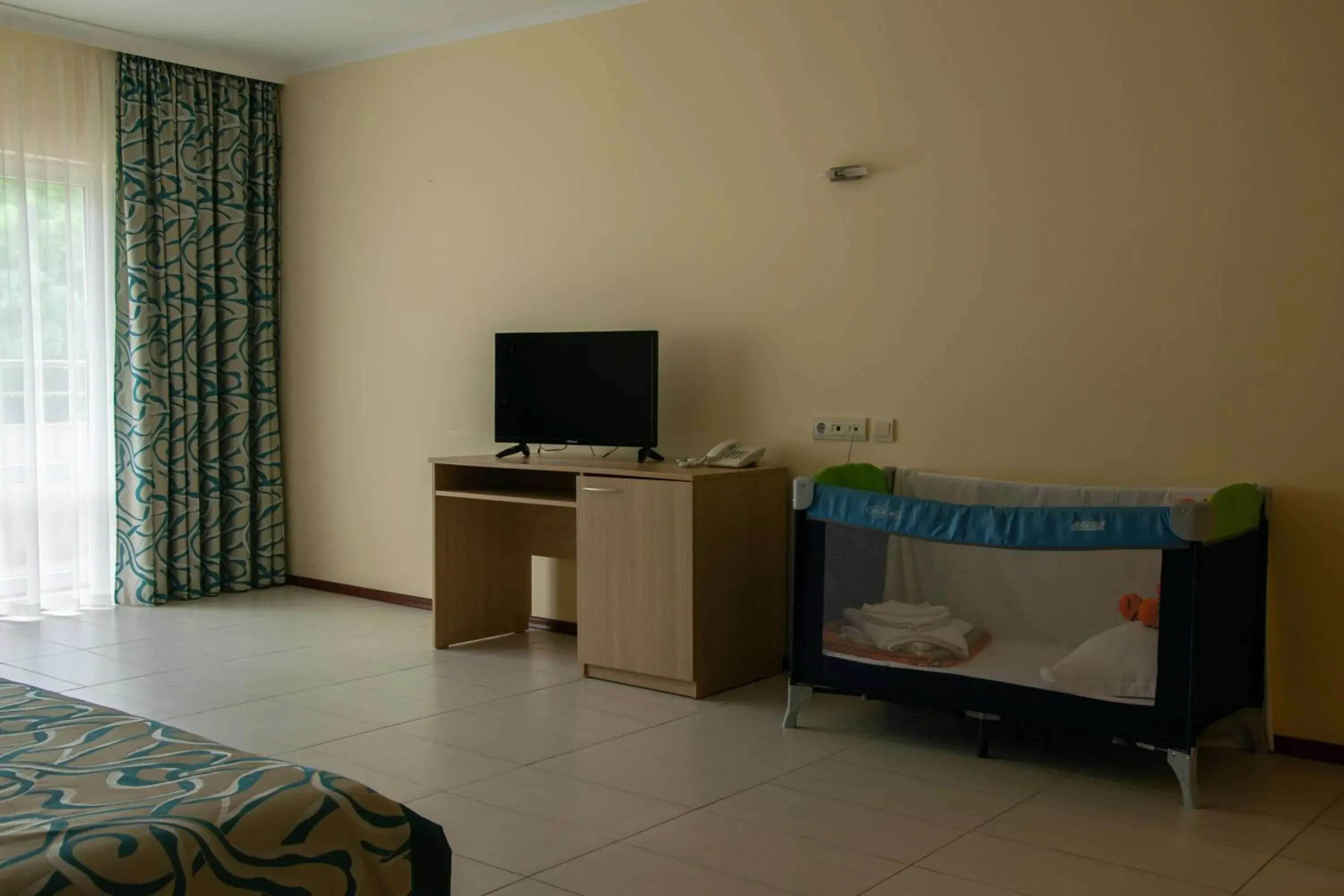 TV and multimedia, Bed in Park hotel Bellevue TV and multimedia, Bed in Park hotel Bellevue